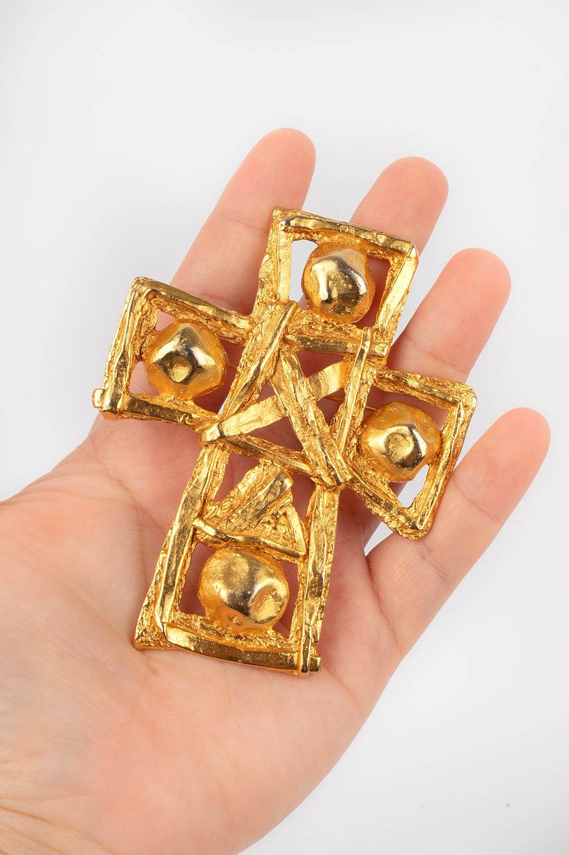 Lacroix Cross Brooch in Golden Metal 2