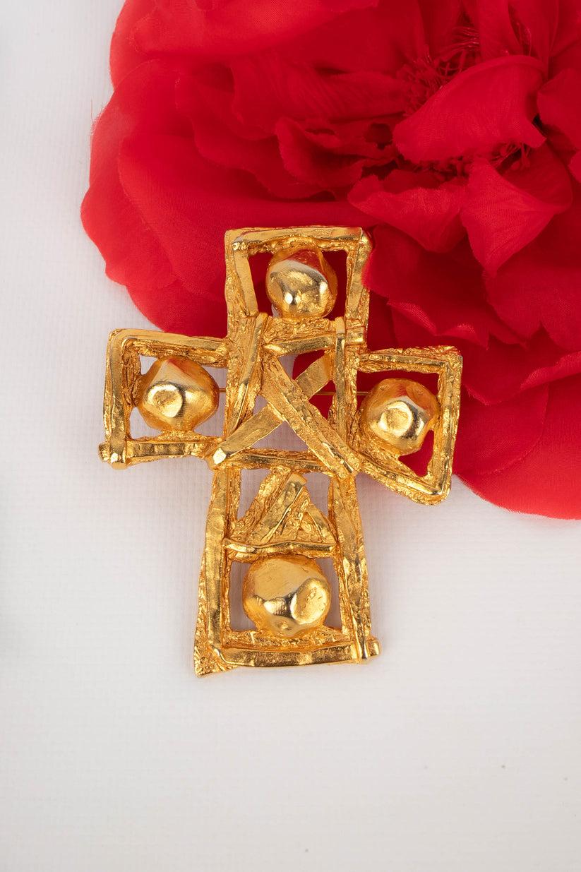 Lacroix Cross Brooch in Golden Metal 3