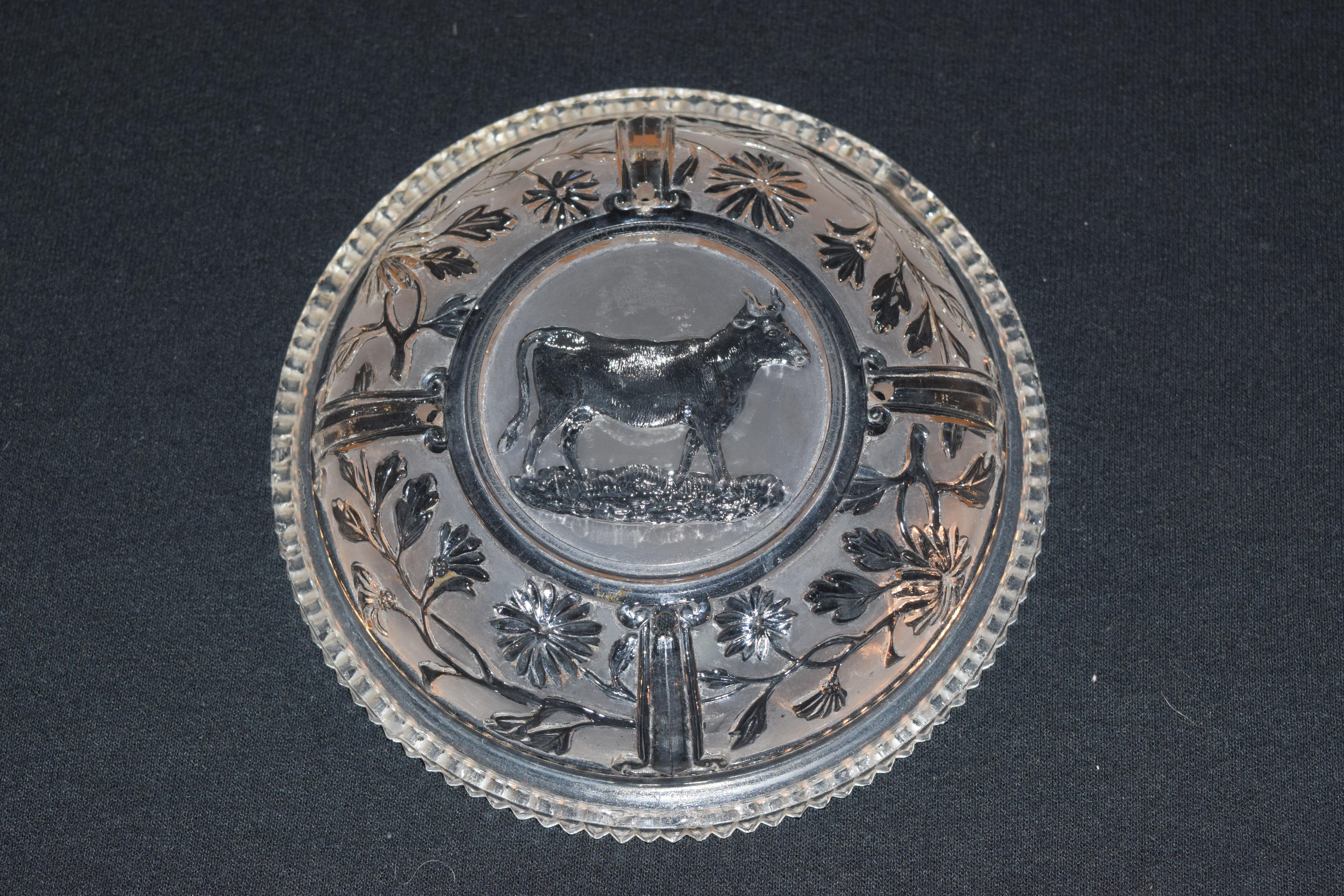 Pressed Lacy Sandwich Cow Dish