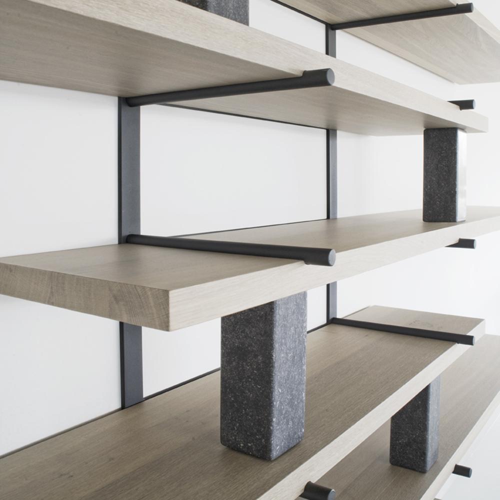 Tacheté Ladder Street Shelving by Yabu Pushelberg in Black Stained Oak and Marble (Étagères de la rue de l'échelle par Yabu Pushelberg en chêne teinté noir et marbre) en vente