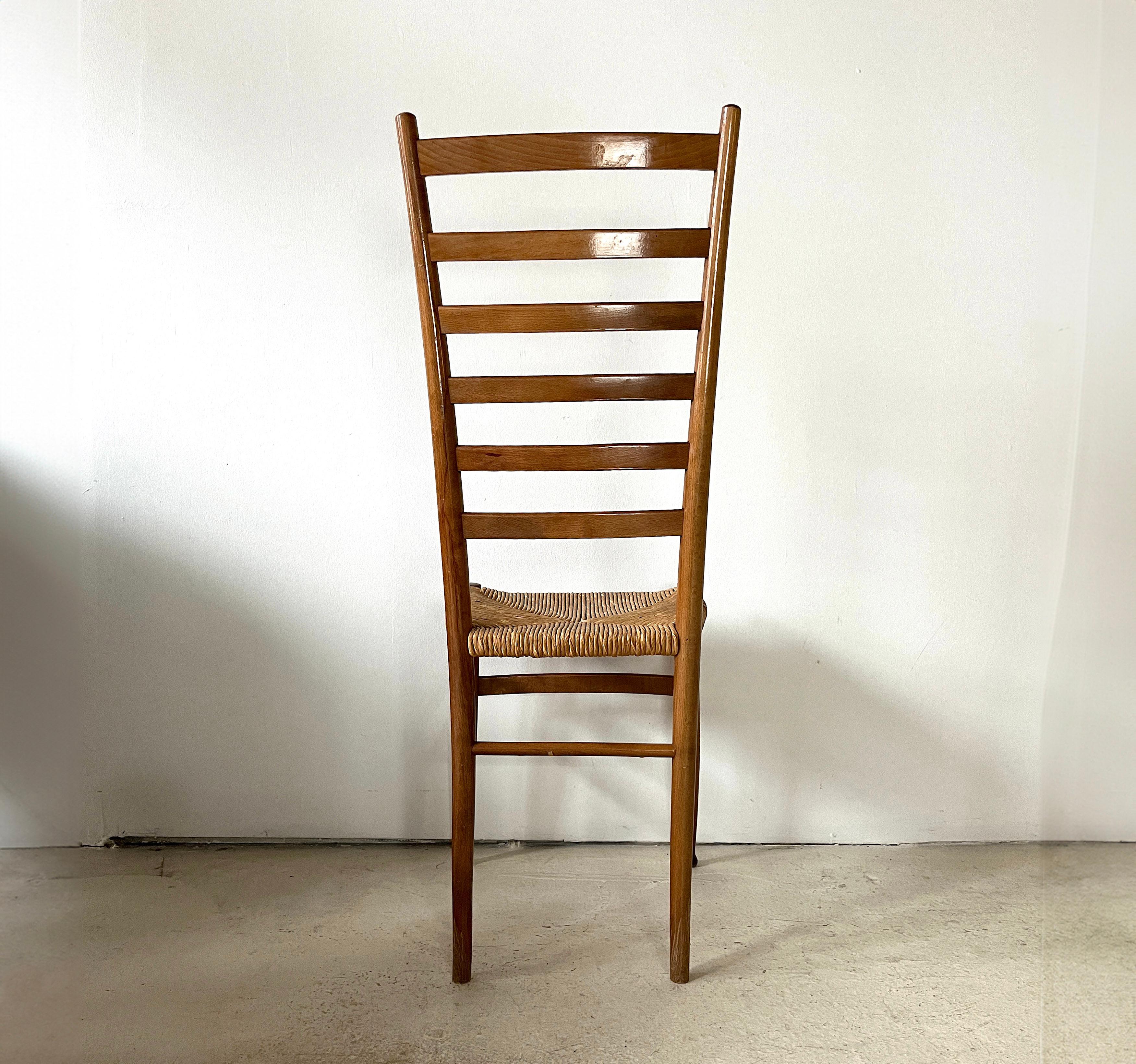 Ladderback and Rush Seat Italian Wood Dining Chair In Good Condition For Sale In Chicago, IL