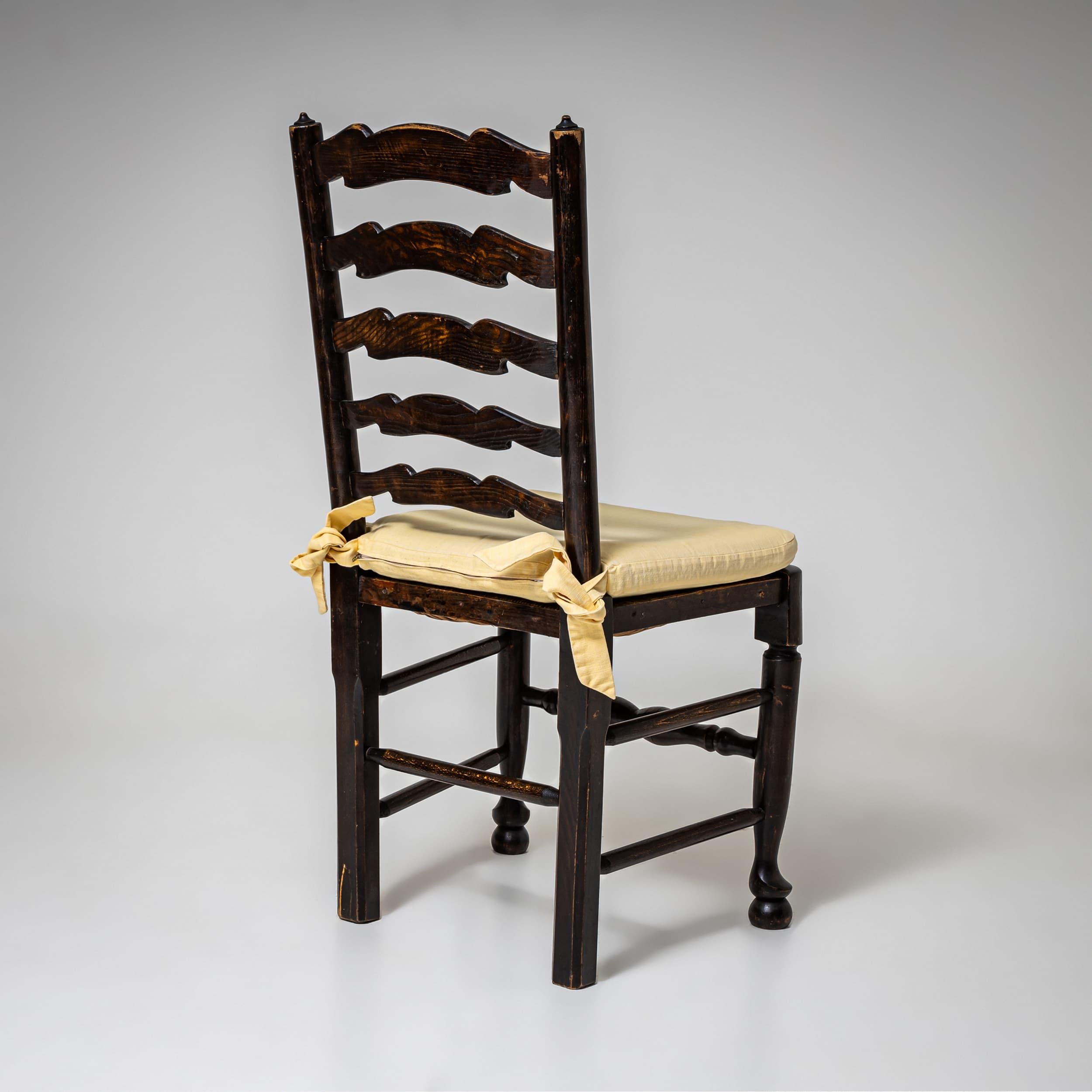 Esszimmerstühle mit Leiterlehne, wahrscheinlich 19. (Holz) im Angebot