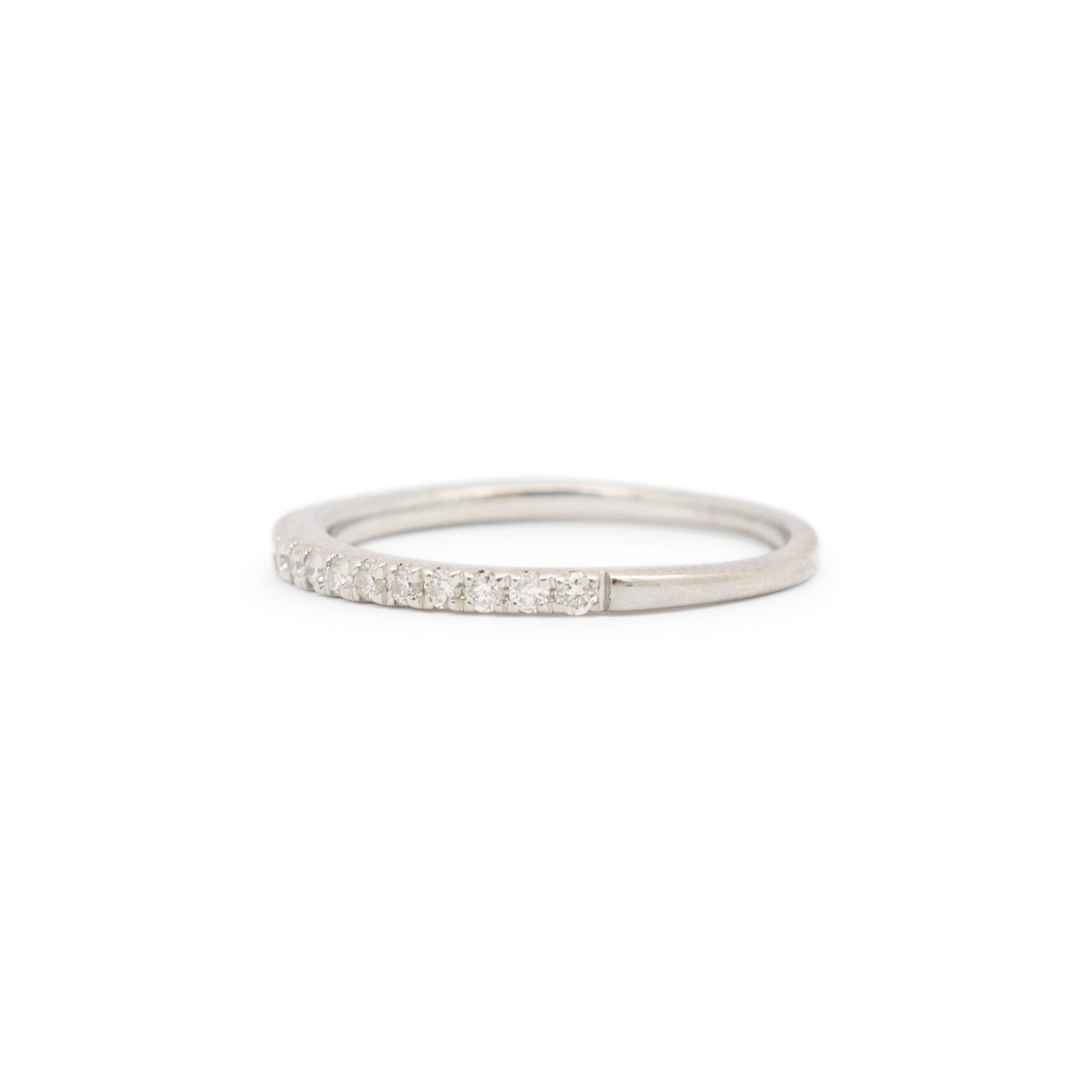 Bague de fiançailles pour femmes en or blanc 10 carats avec deux diamants en grappe en vente 10