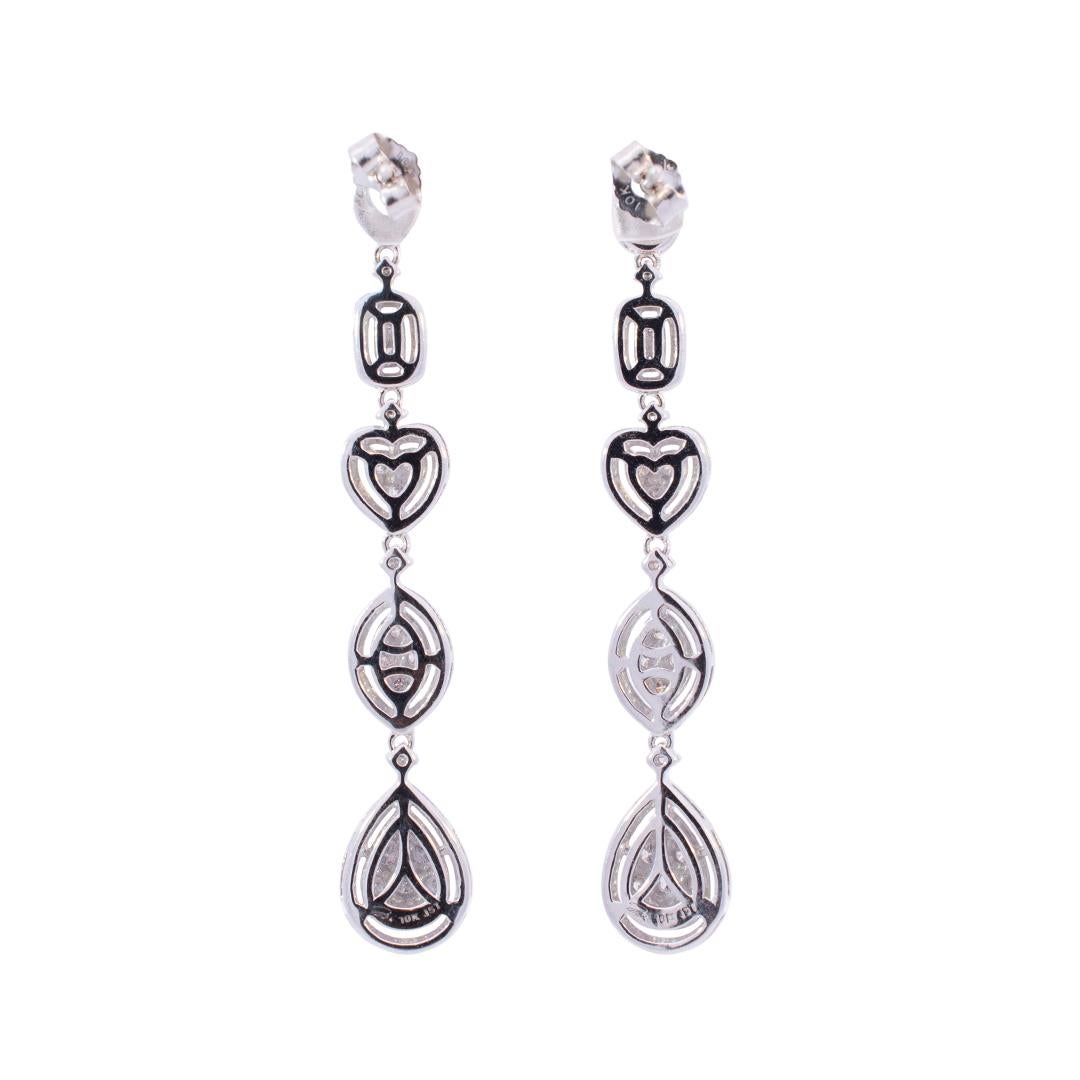 Boucles d'oreilles pendantes en or blanc 10k avec halo de diamants et grappes de diamants Pour femmes en vente