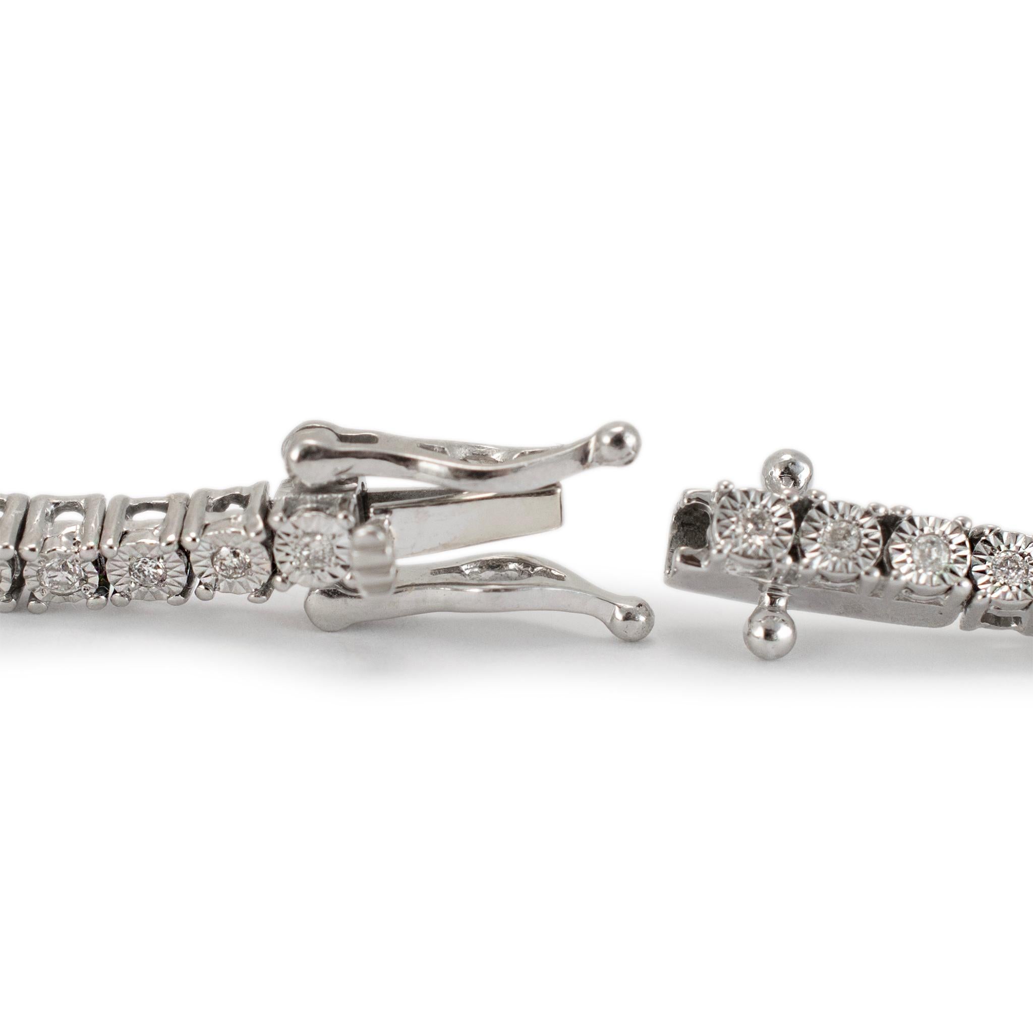 Damen-Tennisarmband, 10 Karat Weiß- und Roségold, Pavé-Diamant-Herz-Station im Zustand „Hervorragend“ in Houston, TX