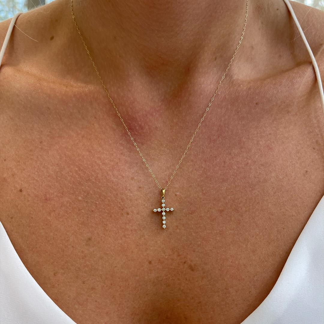 Ladies 10K Yellow Gold Diamond Cross Pendant Necklace 1