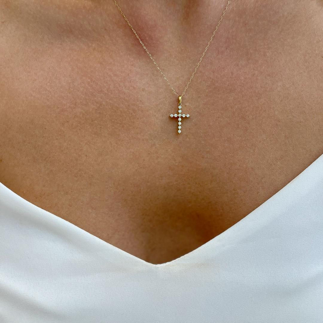 Ladies 10K Yellow Gold Diamond Cross Pendant Necklace 2