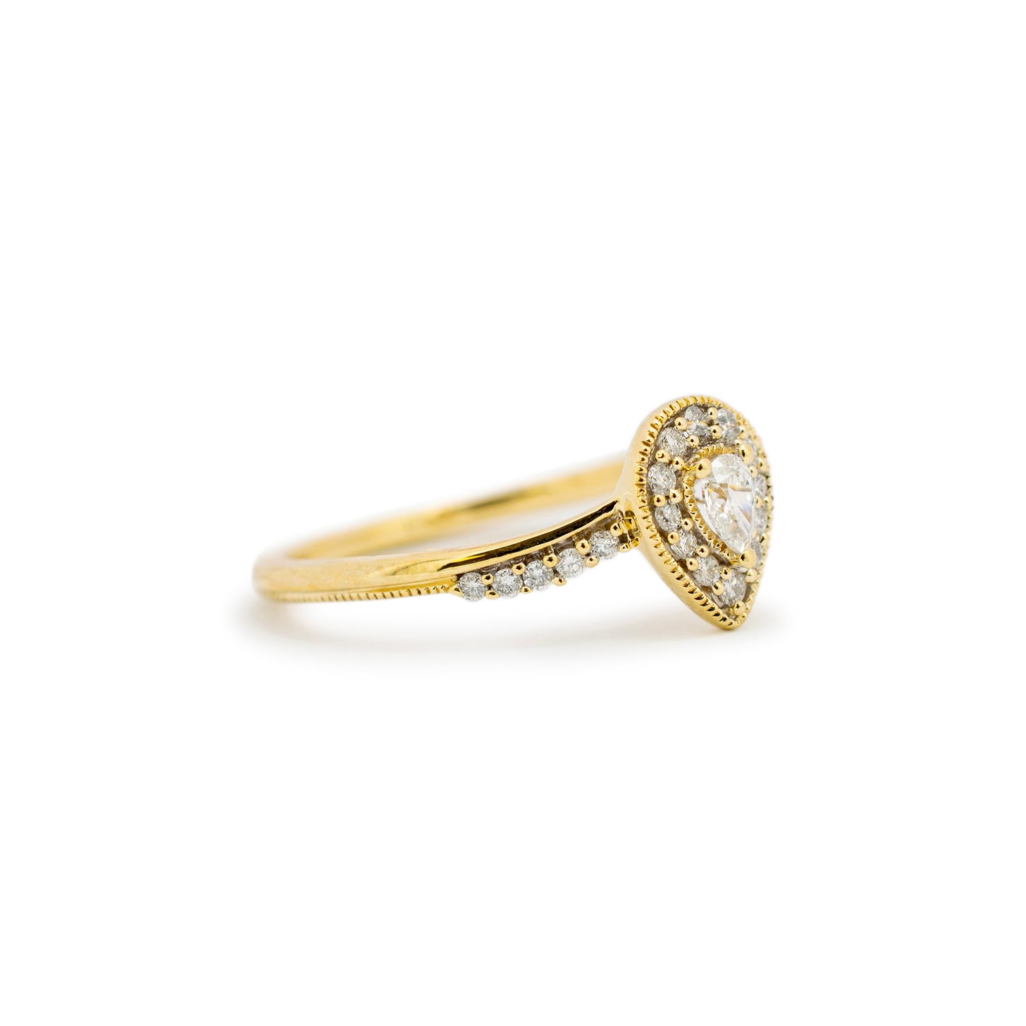 Damen-Verlobungsring aus 10 Karat Gelbgold mit birnenförmigem Halo-Diamant und Wellenschliff, akzentuiert im Zustand „Hervorragend“ in Houston, TX
