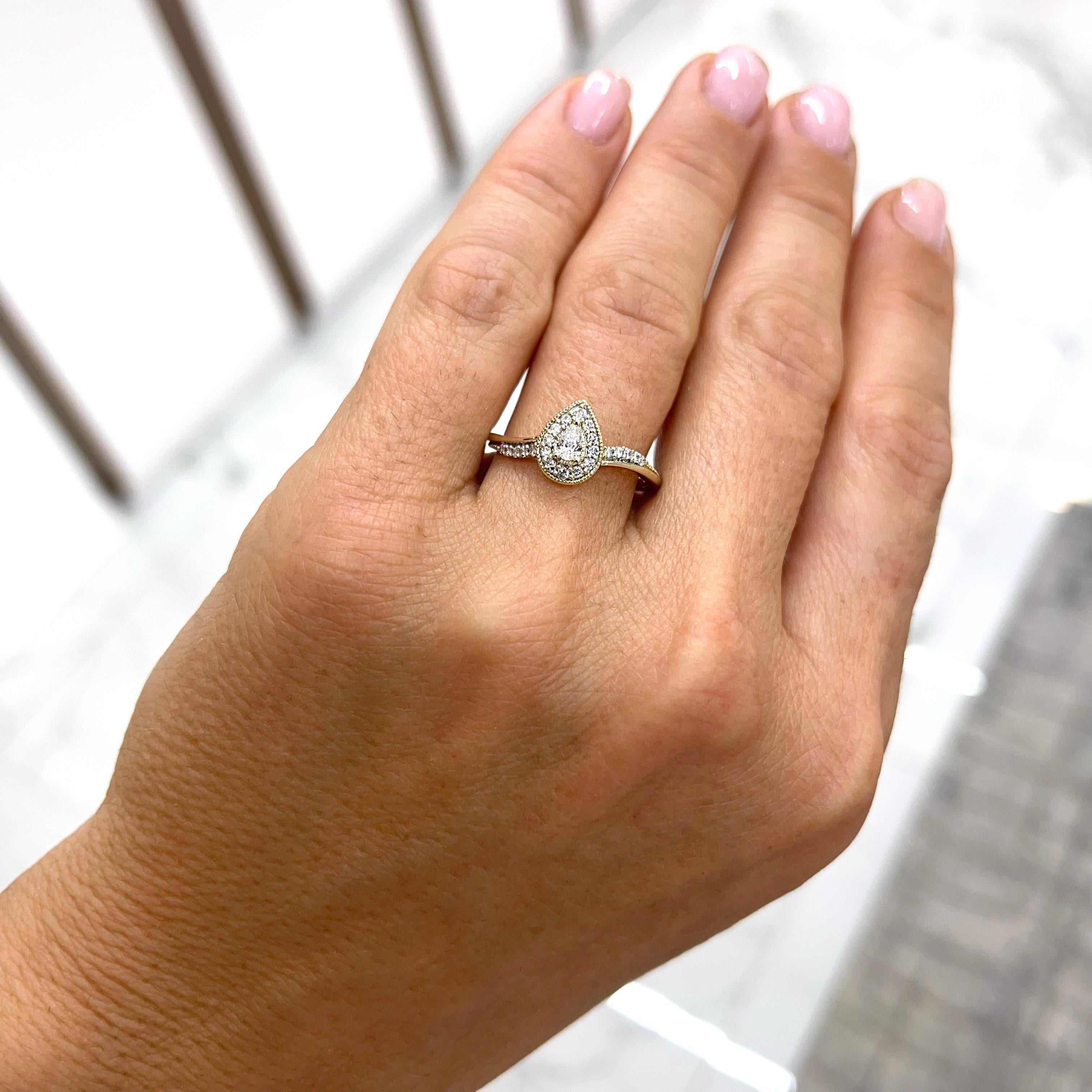 Damen-Verlobungsring aus 10 Karat Gelbgold mit birnenförmigem Halo-Diamant und Wellenschliff, akzentuiert 2