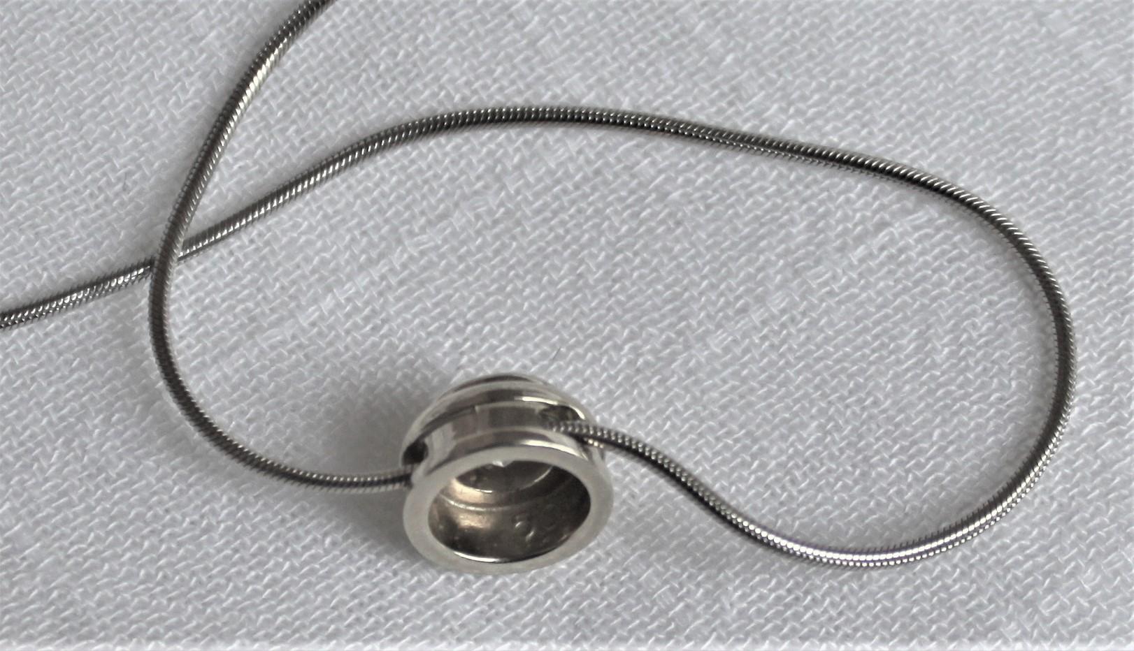 Pendentif Slide moderniste en or blanc 14 carats et diamants et chaîne à maillons serpent pour femme 2