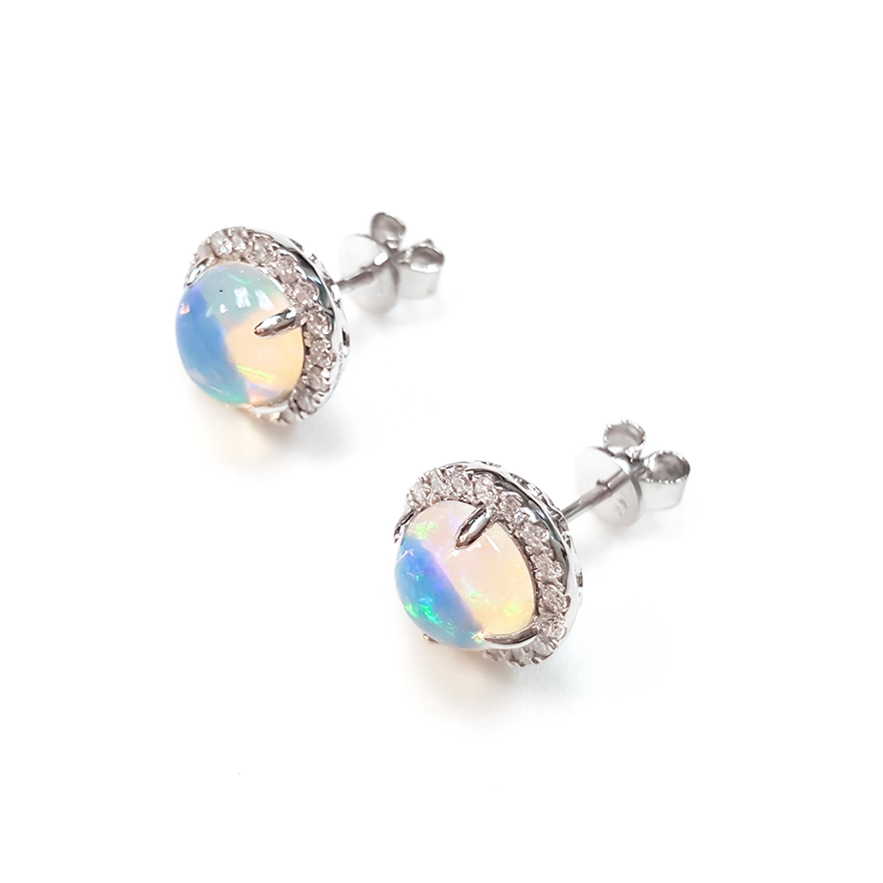 Ladies 14 Karat White Gold Opal and Diamonds Stud Earring In New Condition For Sale In New York, NY