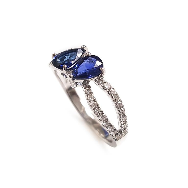 Ladies 14 Karat White Gold Sapphire and Diamonds Ring In New Condition For Sale In New York, NY