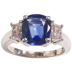 Ladies 14 Karat White Gold Sapphire and Diamonds Ring Ladies 14 Karat White Gold Sapphire and Diamonds Ring