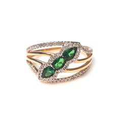 Ladies 14 Karat Yellow Gold Green Garnet and Diamond Ring