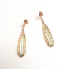 Ladies 14 Karat Yellow Gold Light Green Amethyst and Round Diamond Drop Earring