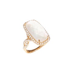 Ladies 14 Karat Yellow Gold Mother of Pearl and Round Diamond Ring