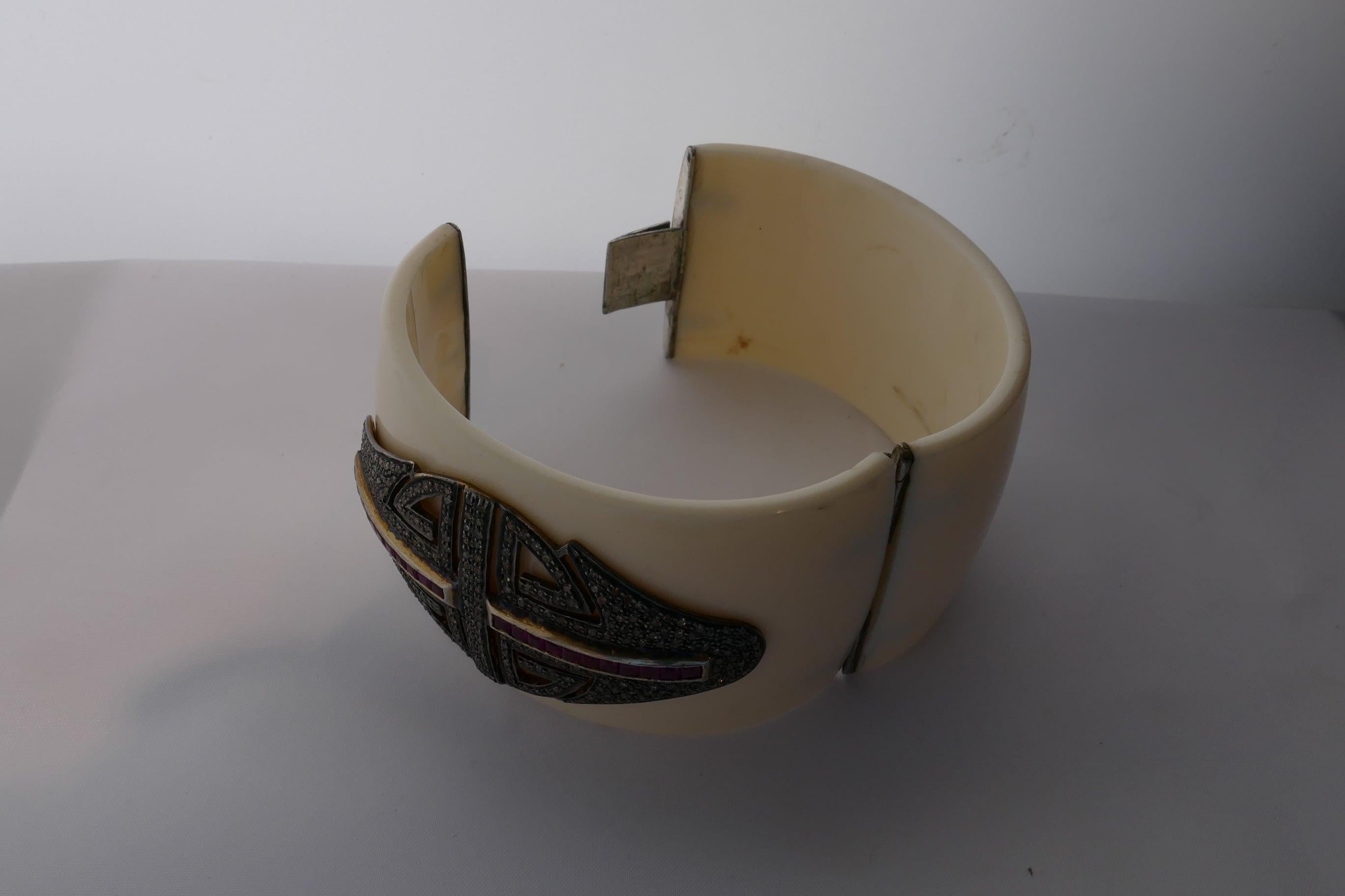 Art Deco Ladies 14Ct Yellow Gold & Silver Vintage Diamond and Ruby White Bakelite Bangle For Sale