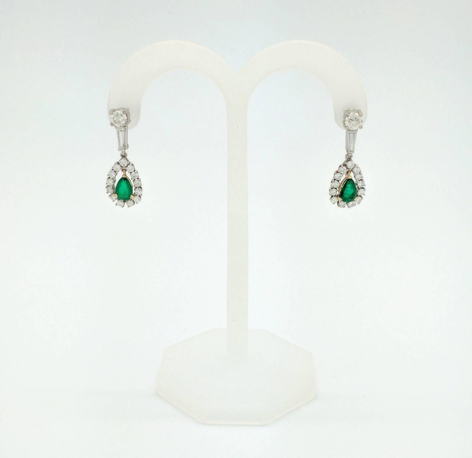 Ladies 14K Two-Tone 3.70ctw Emerald & Diamond Dangle/Drop Earrings SI1,G

You are viewing a pair of gorgeous emerald and diamond dangle/drop earrings.

These earrings are crafted from 14k white and yellow gold, weigh 8 grams, and measure 1 inches in