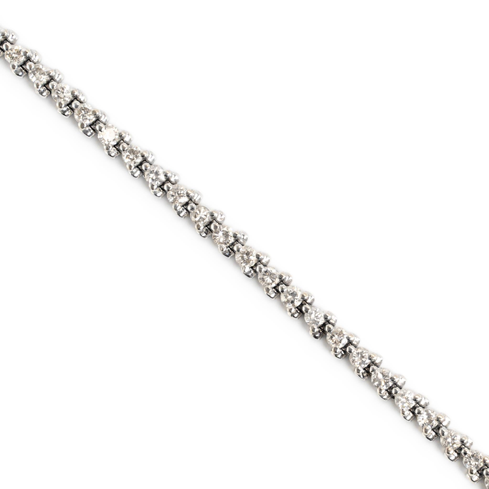 Sexo: Señoras

Tipo de metal Oro BLANCO 14K

Longitud: 7,00  pulgadas

Anchura: 3,25  mm

Peso: 9,33  gramos                                                                 
                                                                           