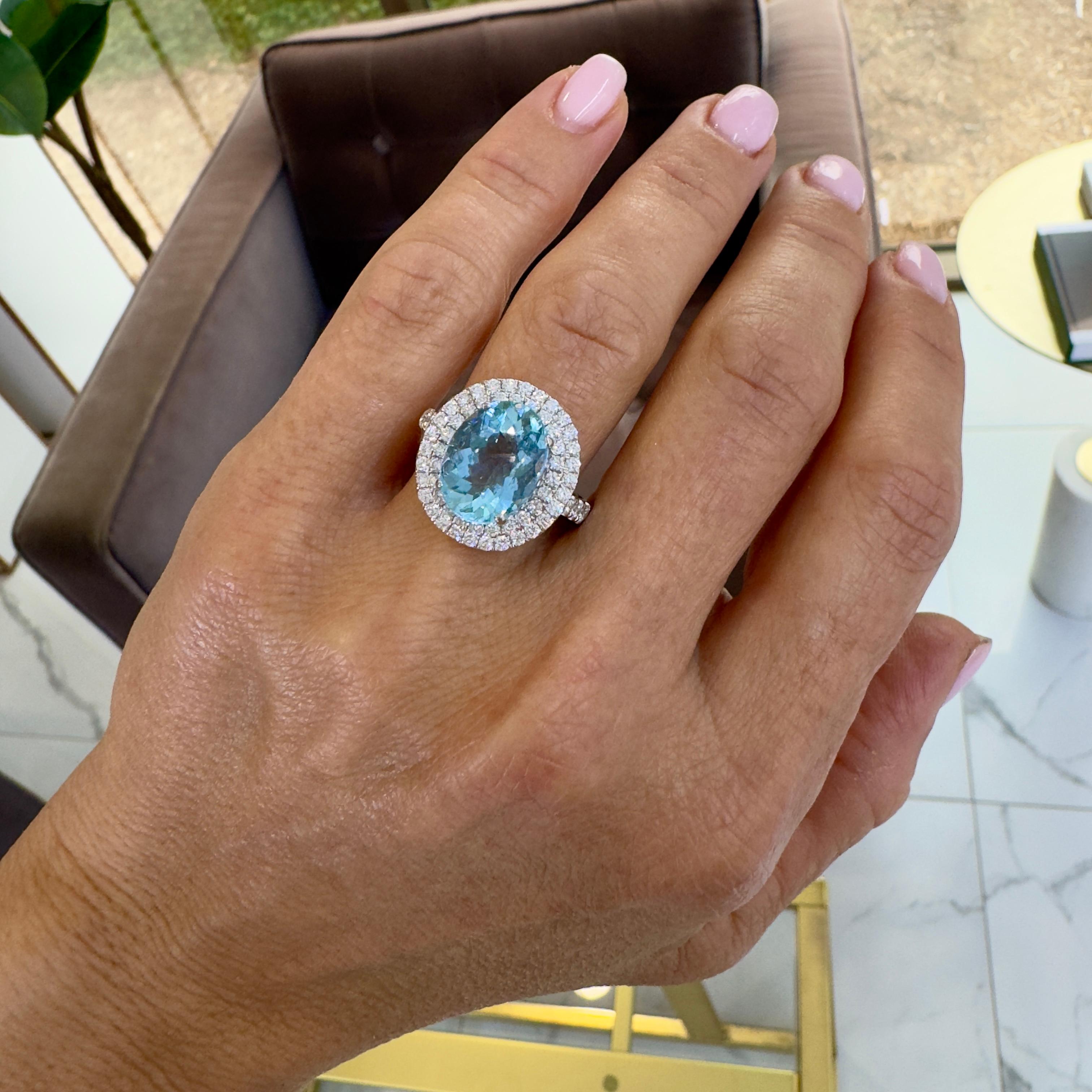 Bague de cocktail en or blanc 14K pour femme, 4.52ct Aigue-marine Halo Diamant en vente 2