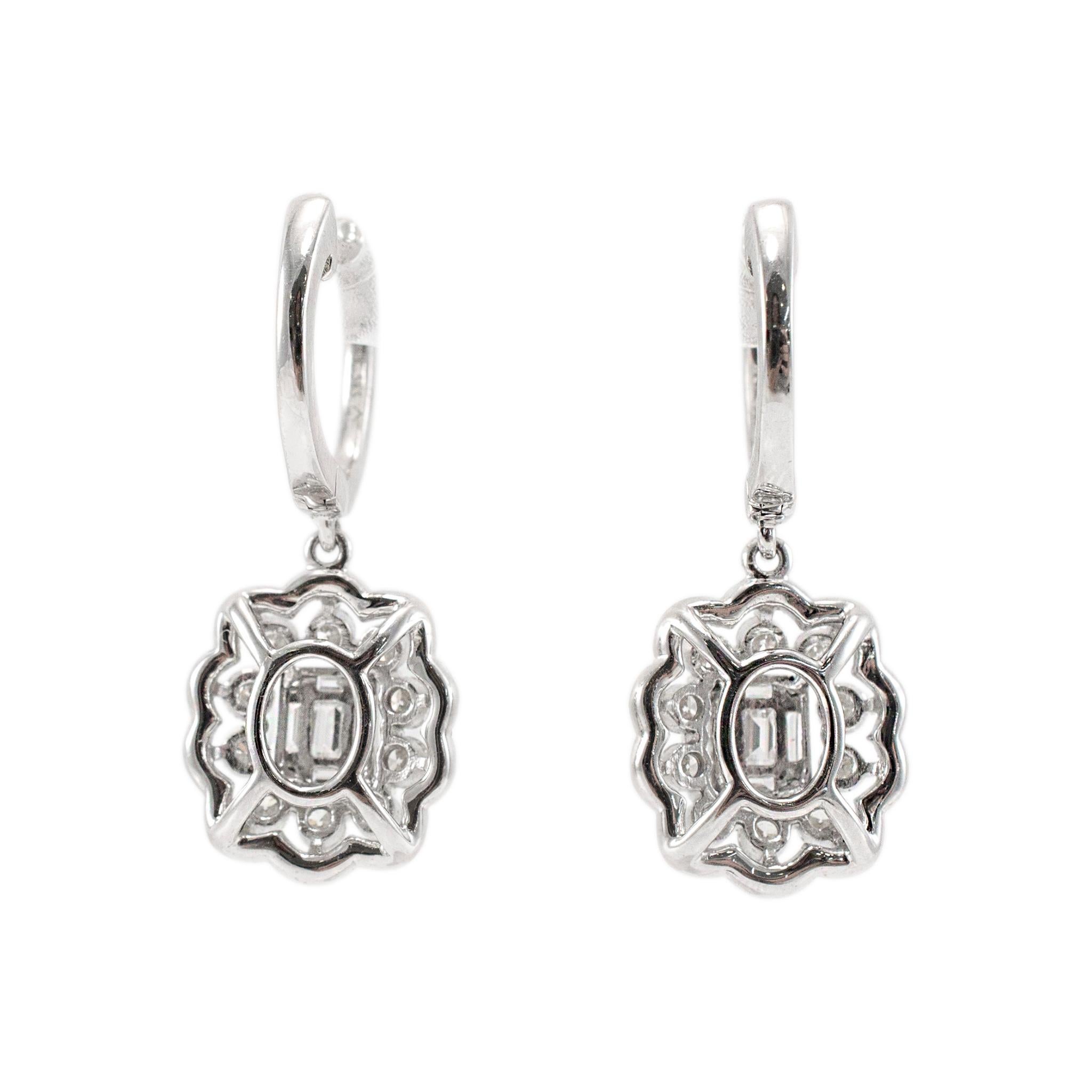 Geschlecht: Damen

Metall Typ: 14K Weißgold 

Länge: 1,00 Zoll

Breite: 11,10 mm

Gewicht: 3.97 Gramm

Diamant-Ohrringe aus 14K Weißgold mit verschließbarer Rückseite. Das Metall wurde getestet und es wurde festgestellt, dass es sich um 14 Karat