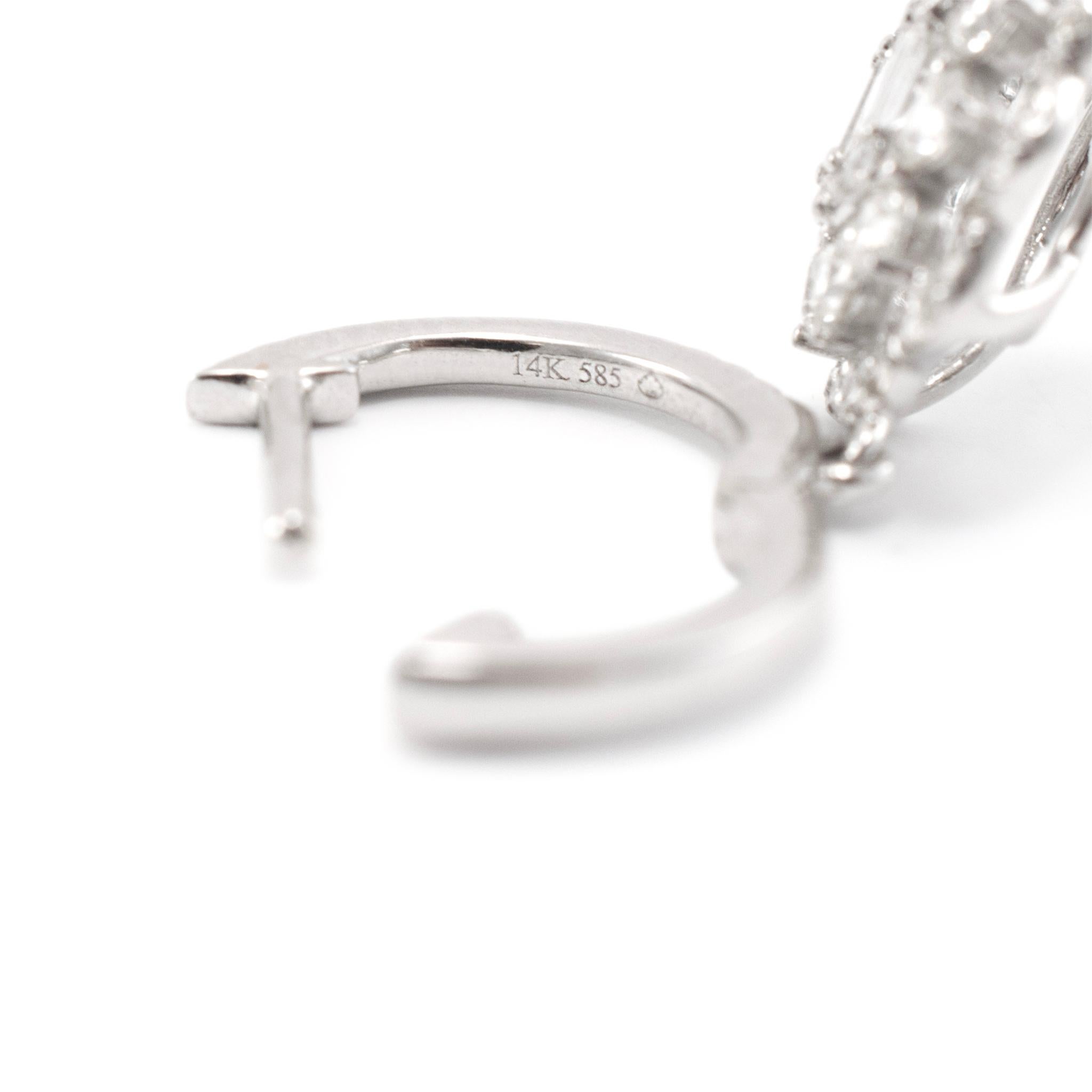 Damen 14K Weißgold Baguette- und runde Diamant-Tropfen-Ohrringe mit Diamanten im Zustand „Hervorragend“ in Houston, TX