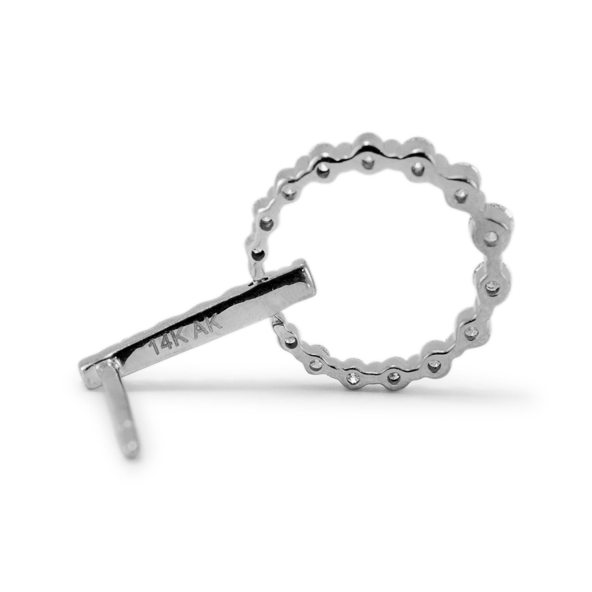 Donna Orecchini a goccia da donna in oro bianco 14K con cerchio e pavé di diamanti in vendita