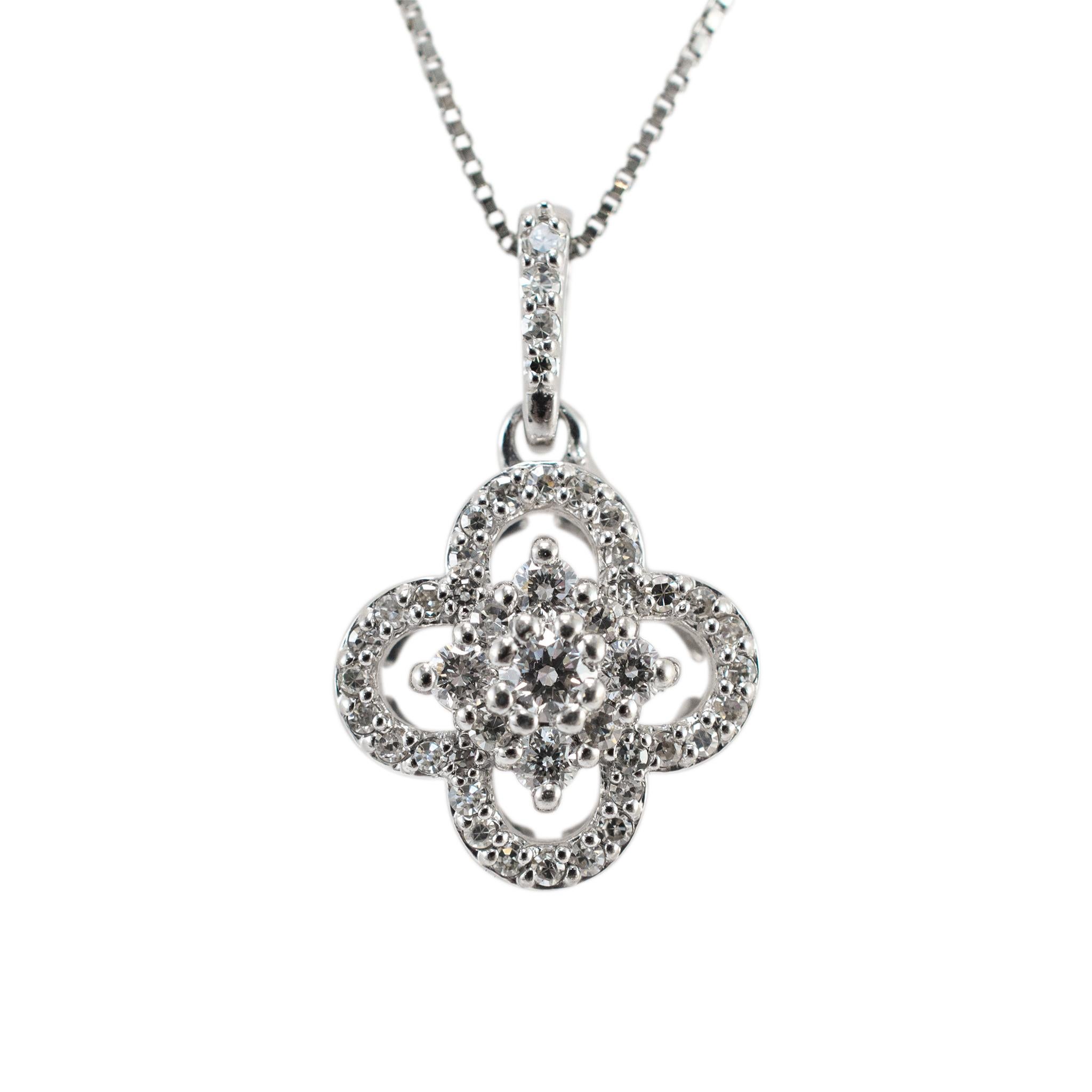 Genre : Mesdames

Type de métal:Or blanc 14K

Longueur : 20,50 pouces

Poids : 2.18 grammes

Un collier de diamants en or blanc 14 carats pour dames. Le métal a été testé et il a été déterminé qu'il s'agissait d'or blanc 14K. Gravé 