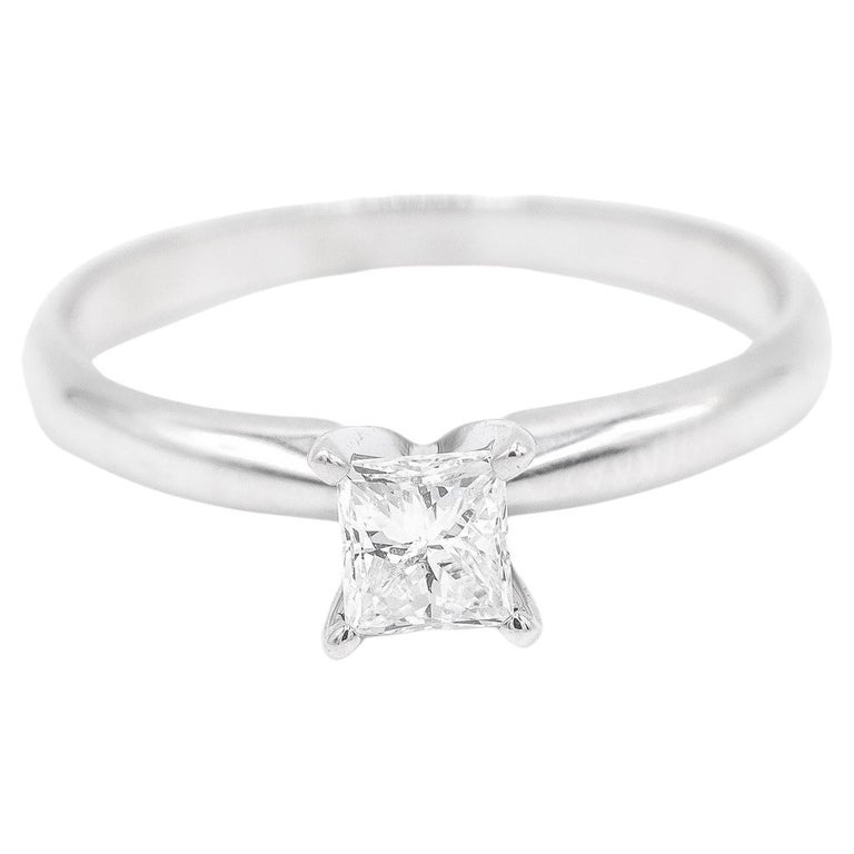 Ladies 14K White Gold Diamond Engagement Ring For Sale at 1stDibs