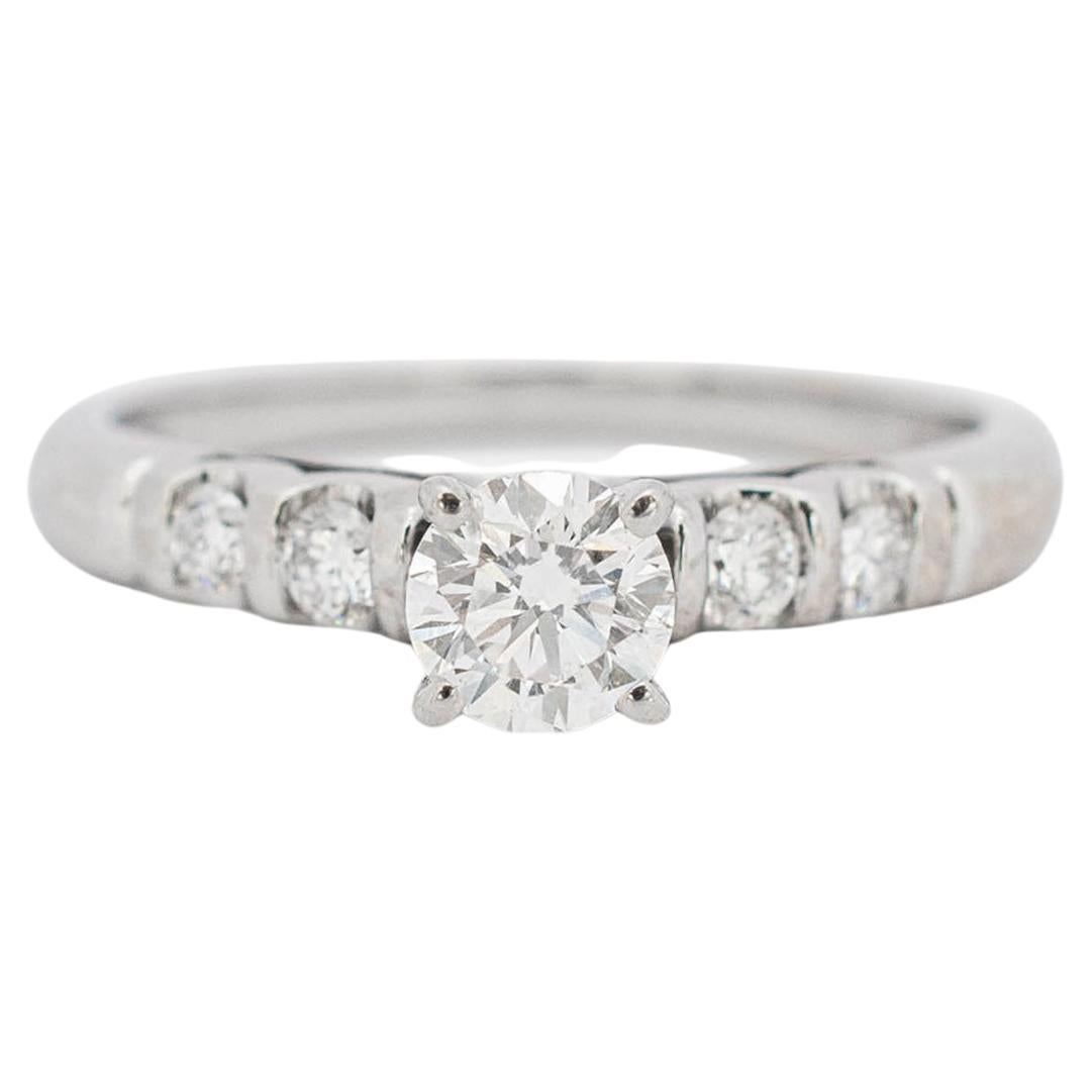 Bague de fiançailles pour dames en or blanc 14K avec diamants