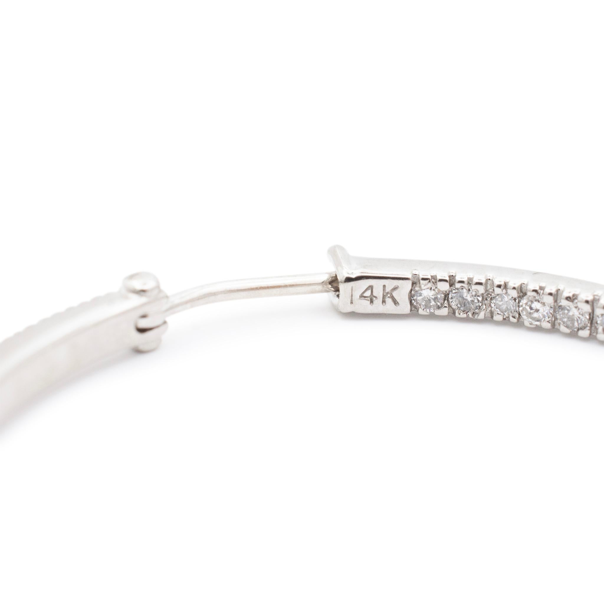Taille ronde Ladies 14k White Gold Diamond Inside Out Hoop Earrings en vente