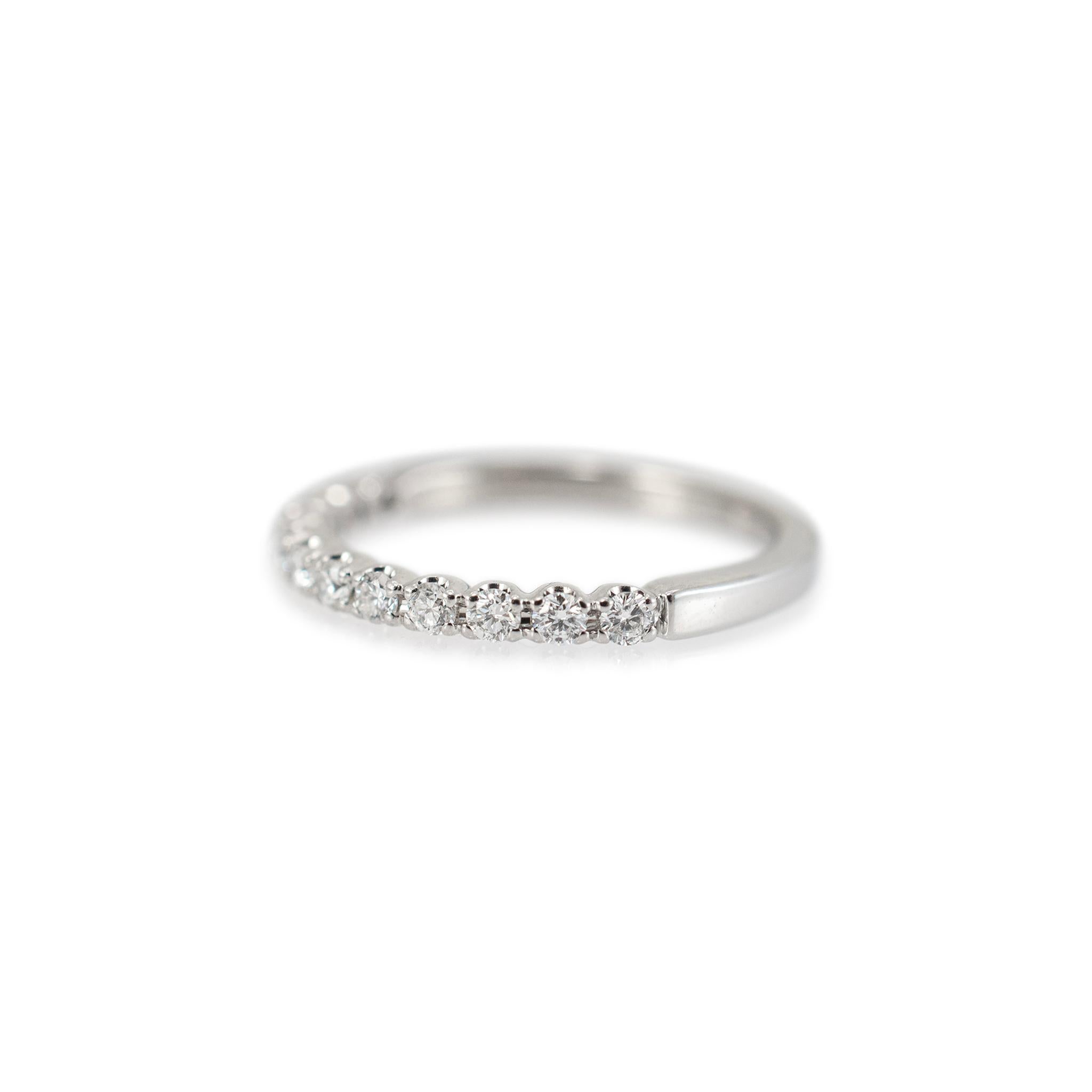 Alianza de oro blanco de 14 quilates media eternidad 0,25 ct diamante para mujer Corte redondo