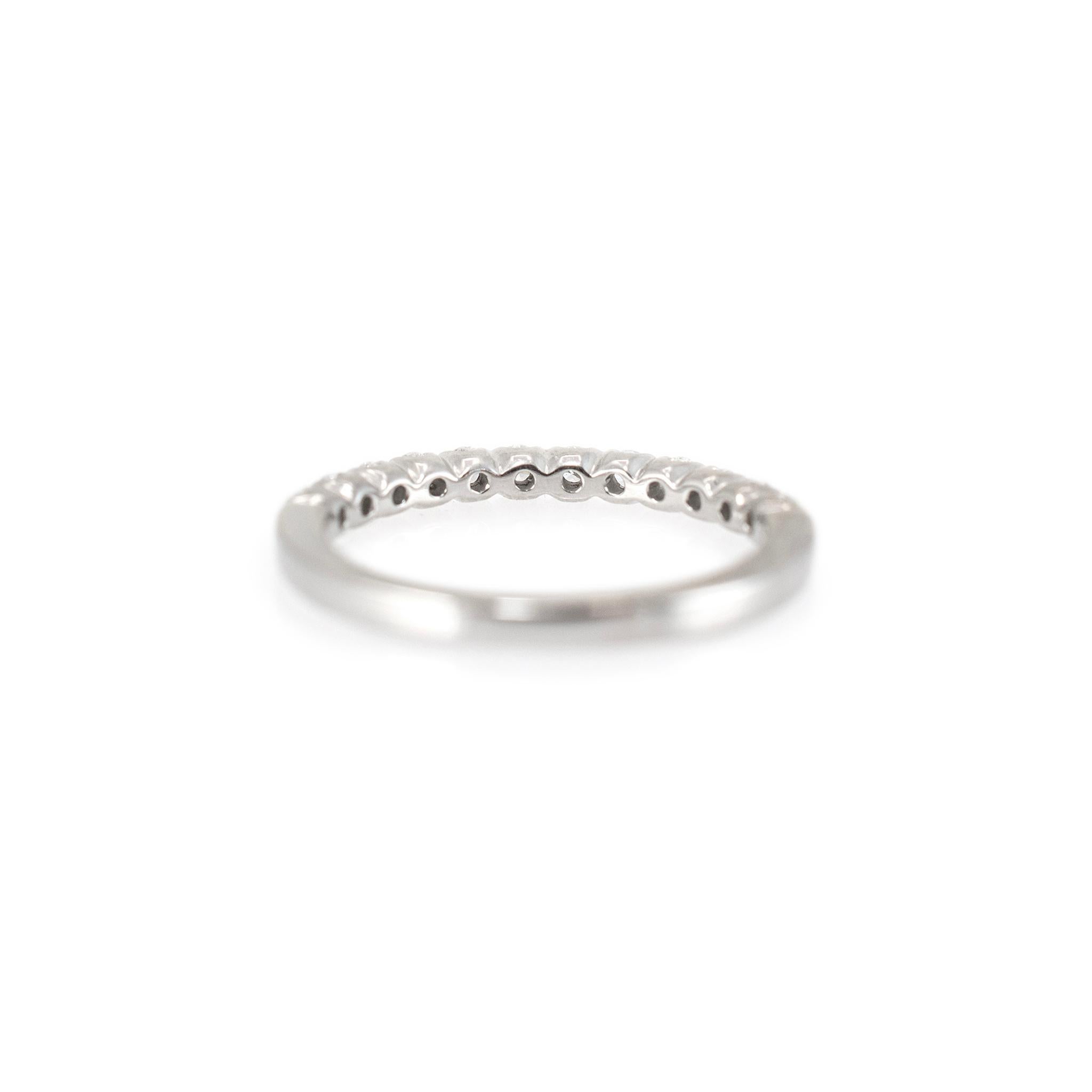 De las mujeres Alianza de oro blanco de 14 quilates media eternidad 0,25 ct diamante para mujer