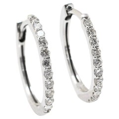 Pendientes de aro de diamantes con pavé de media eternidad de oro blanco de 14 quilates para mujer