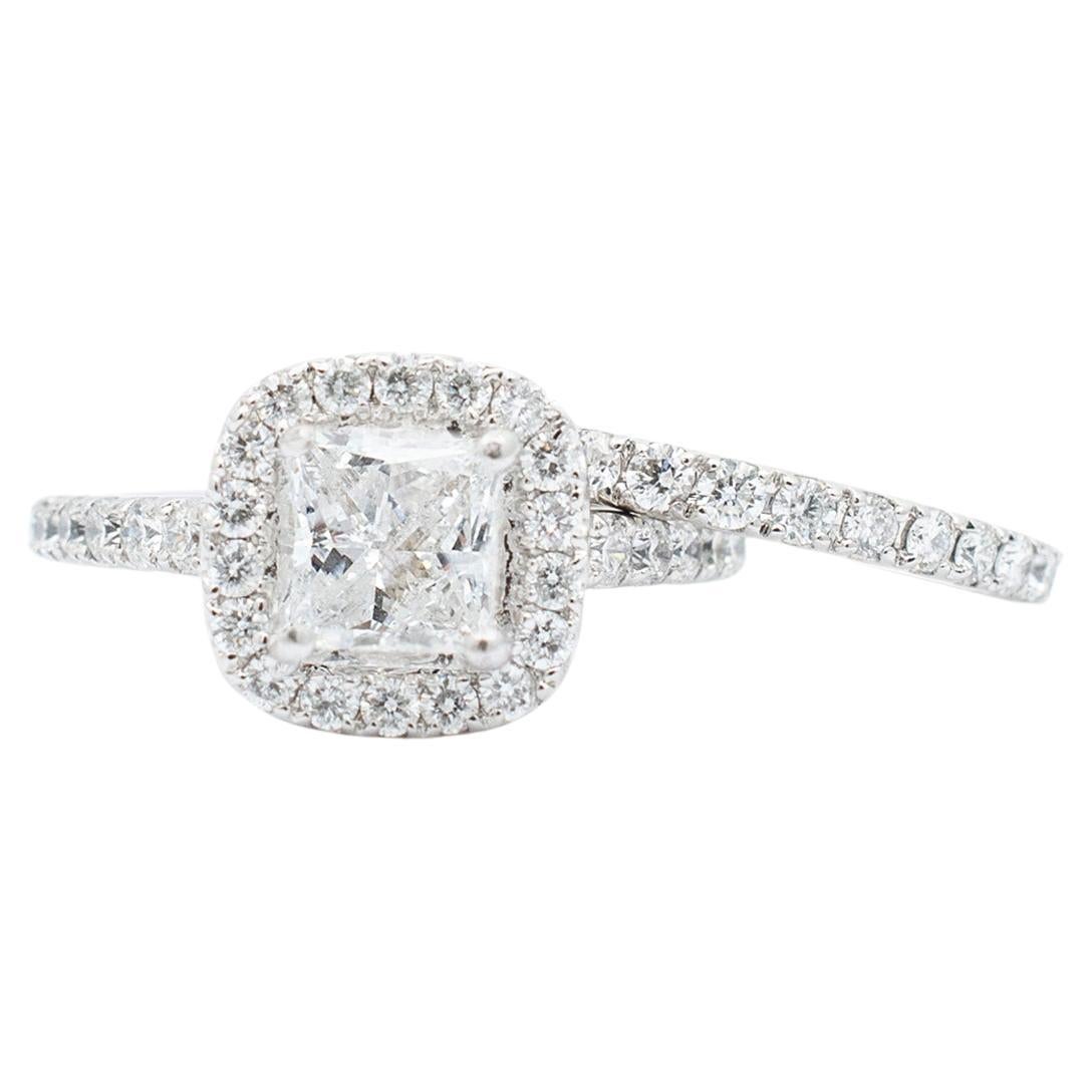 Ladies 14K White Gold Halo Diamond Engagement Ring Wedding Band Bridal Set For Sale