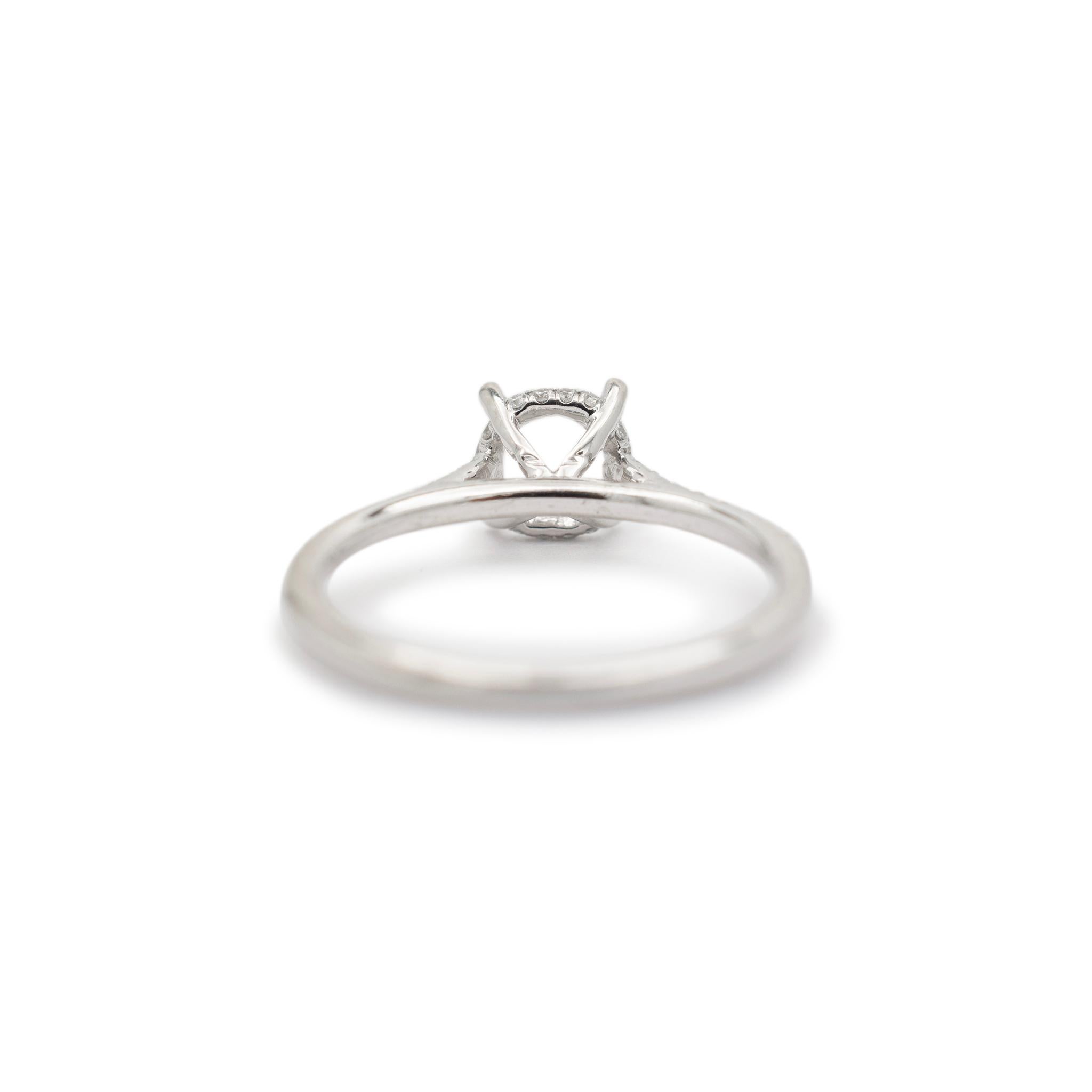 Damen 14K Weißgold Hidden Halo akzentuiert Diamant Semi Mount Verlobungsring im Angebot 1