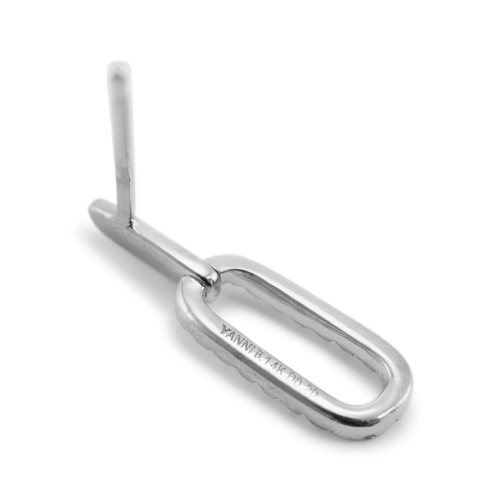 Orecchini da donna in oro bianco 14K con clip di carta ovale e diamanti in pavé In condizioni ottime in vendita a Houston, TX