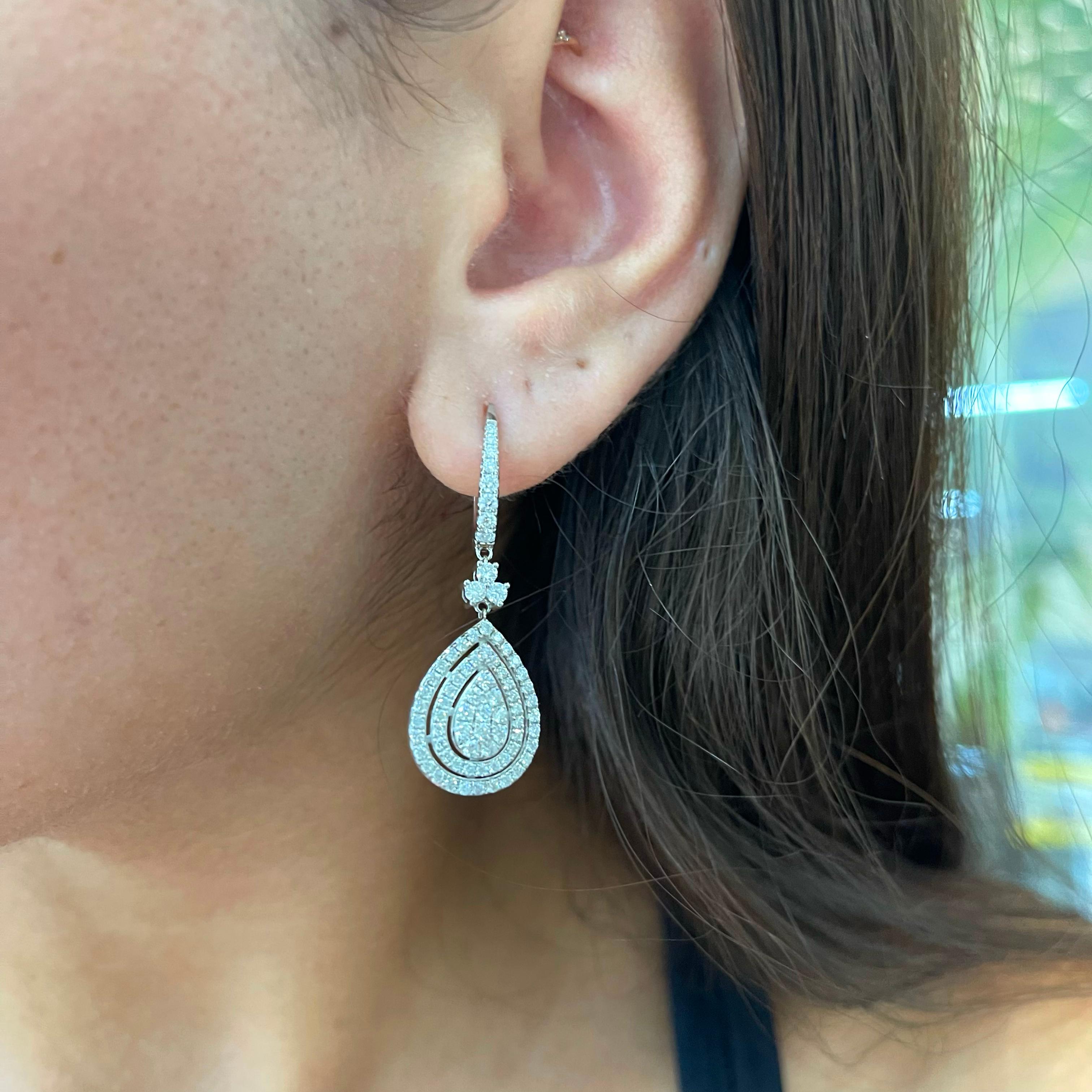 Women's Ladies 14K White Gold Pear Shaped Cluster Diamond Drop Earrings For Sale