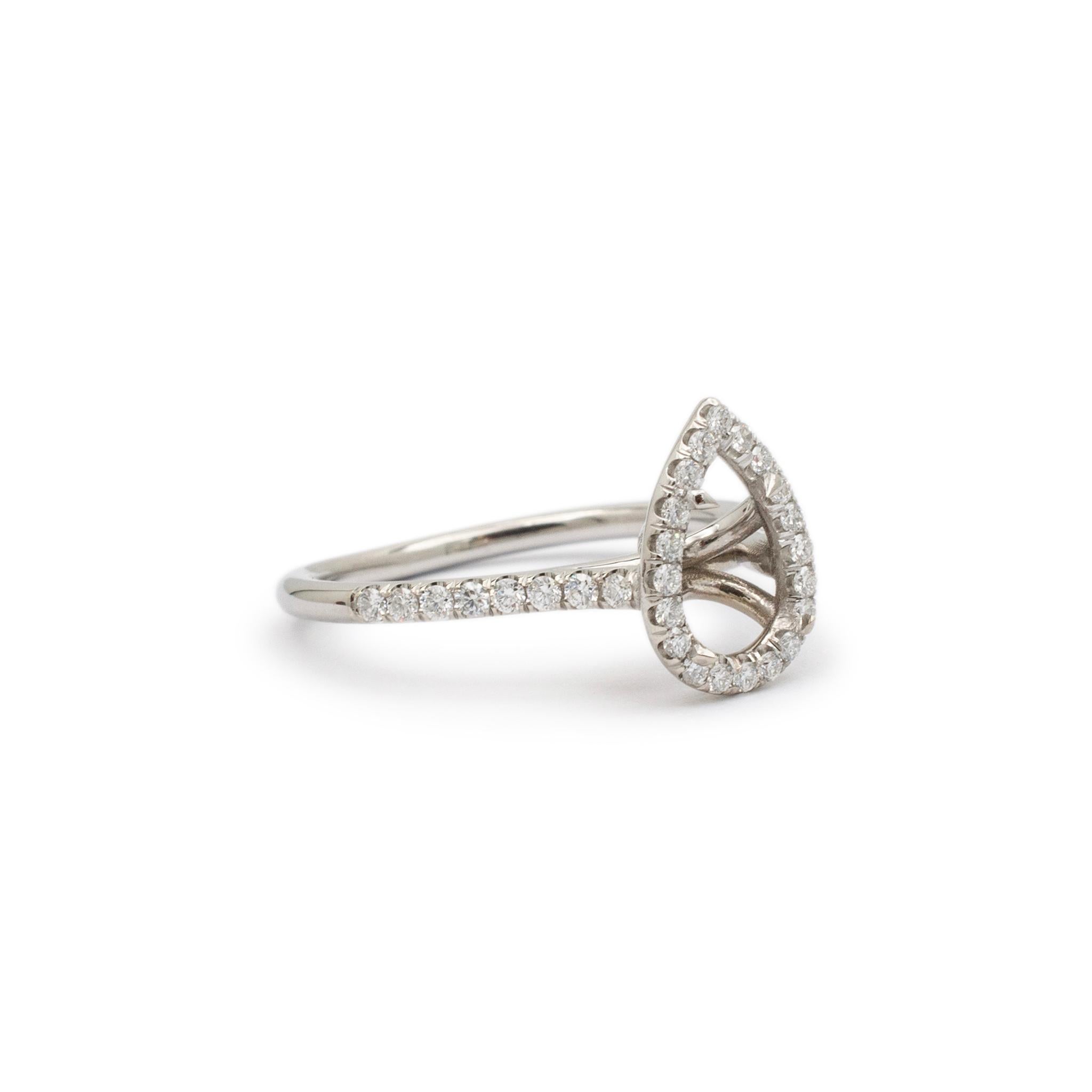 Damen 14K Weißgold Birne geformt Halo Diamant Semi Mount Verlobungsring im Zustand „Hervorragend“ im Angebot in Houston, TX