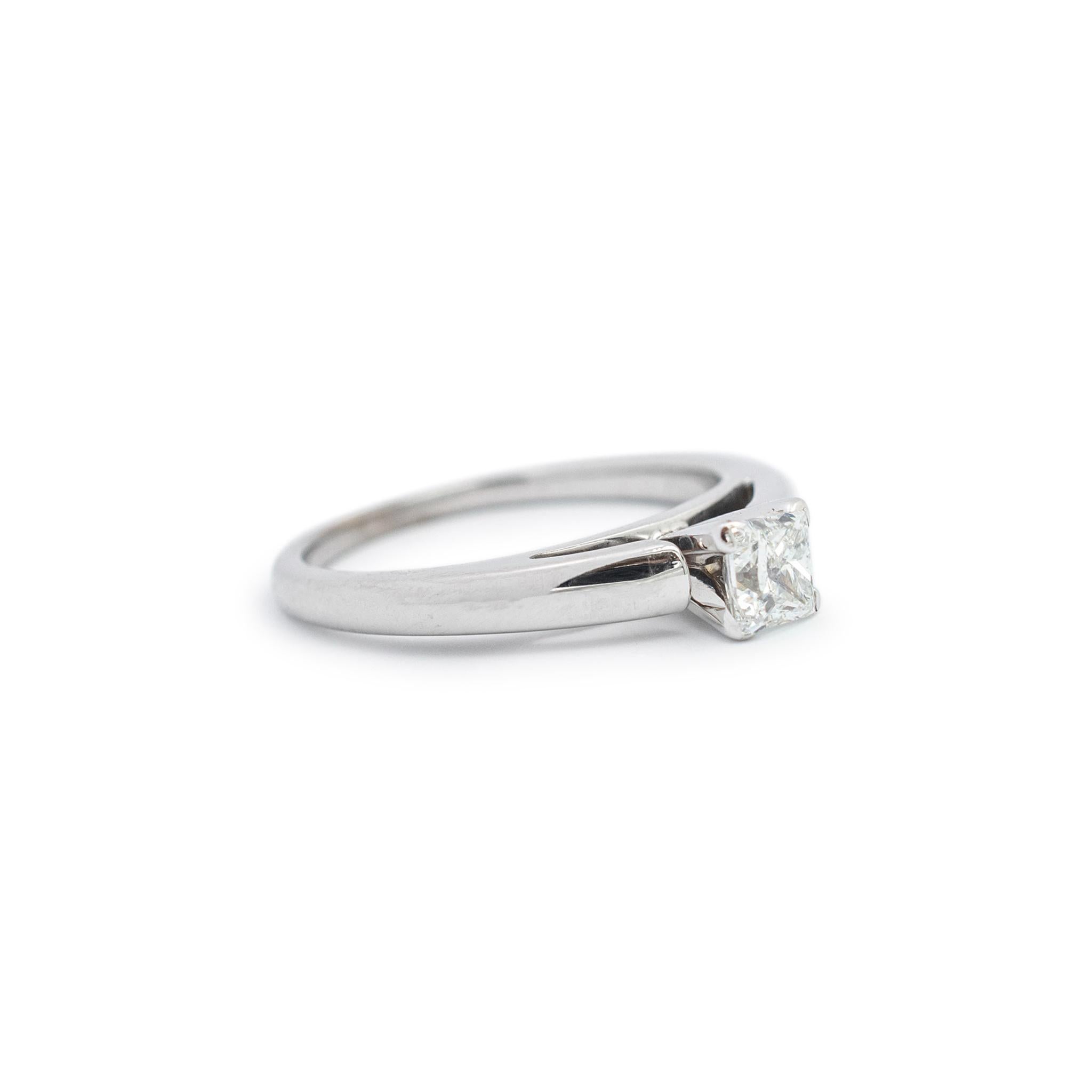 Round Cut Ladies 14K White Gold Princess Cut Solitaire Diamond Engagement Ring For Sale