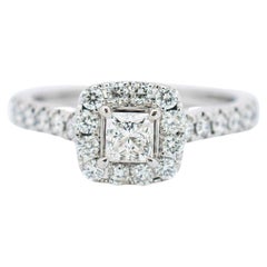 Anello di fidanzamento da donna in oro bianco 14k con diamante Princess Halo