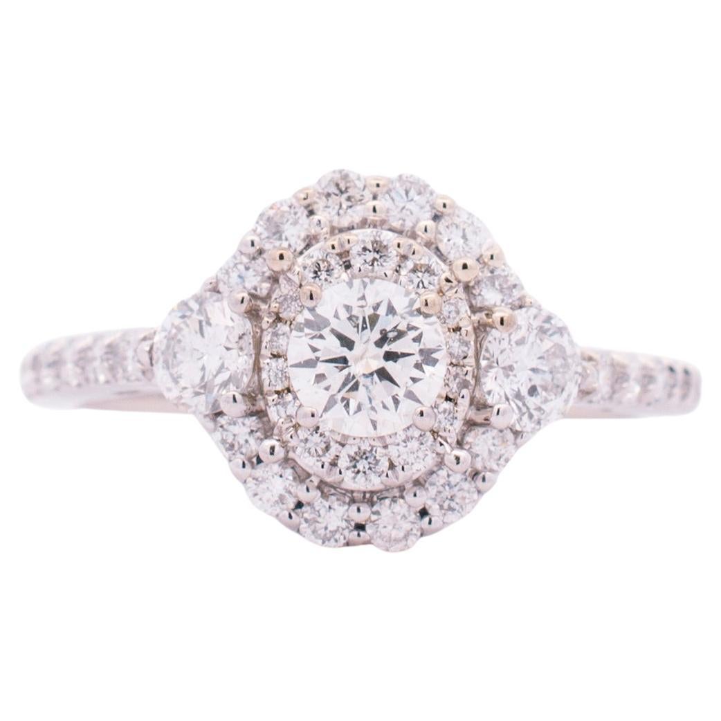 Damen 14k Weißgold Verlobungsring mit rundem Halo-Diamant-Cluster