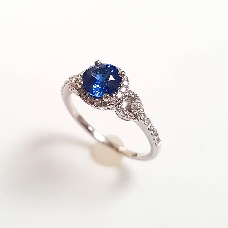 Art Deco Ladies 14 Karat White Gold Sapphire and Diamonds Ring For Sale