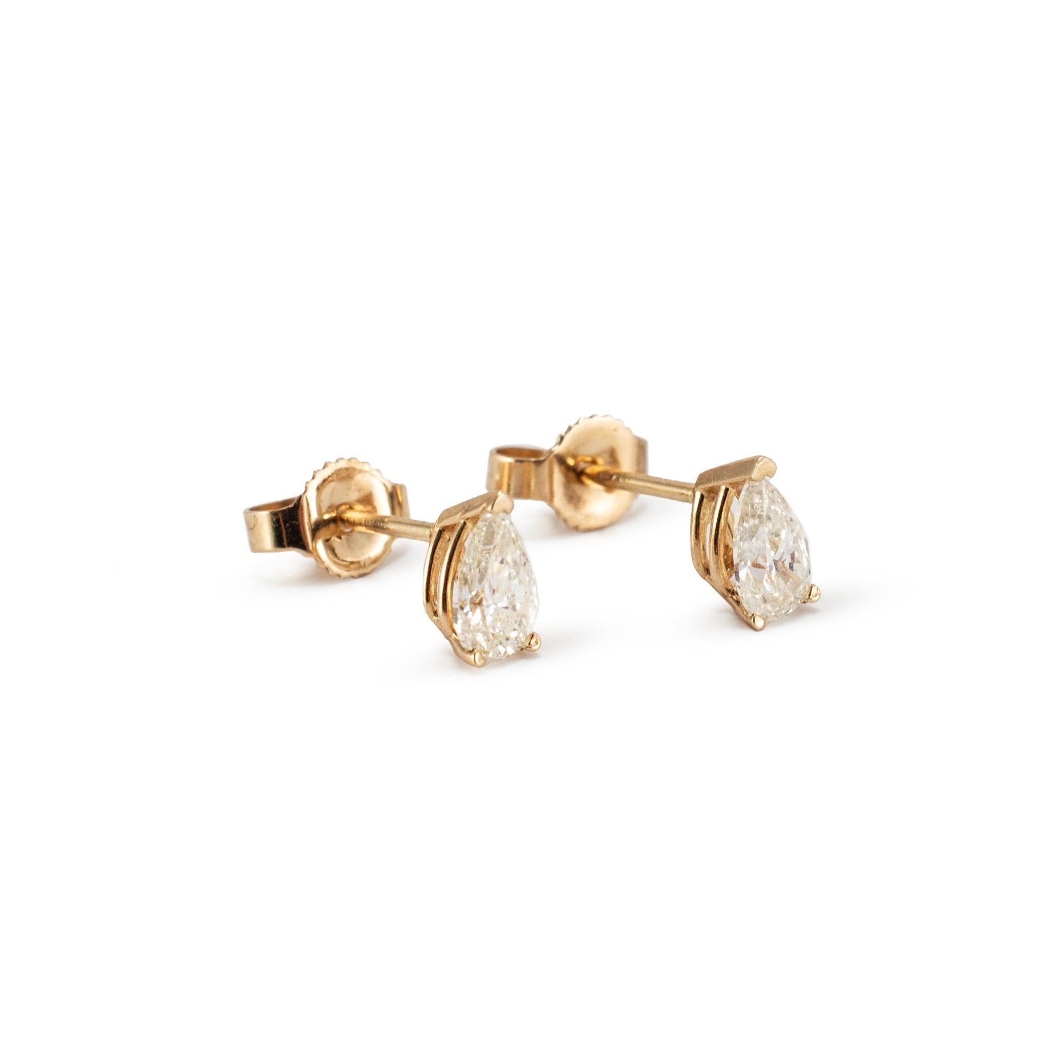 Taglio a goccia Ladies 14K Yellow Gold 0.44ct Pear Shape Diamond Stud Earrings in vendita