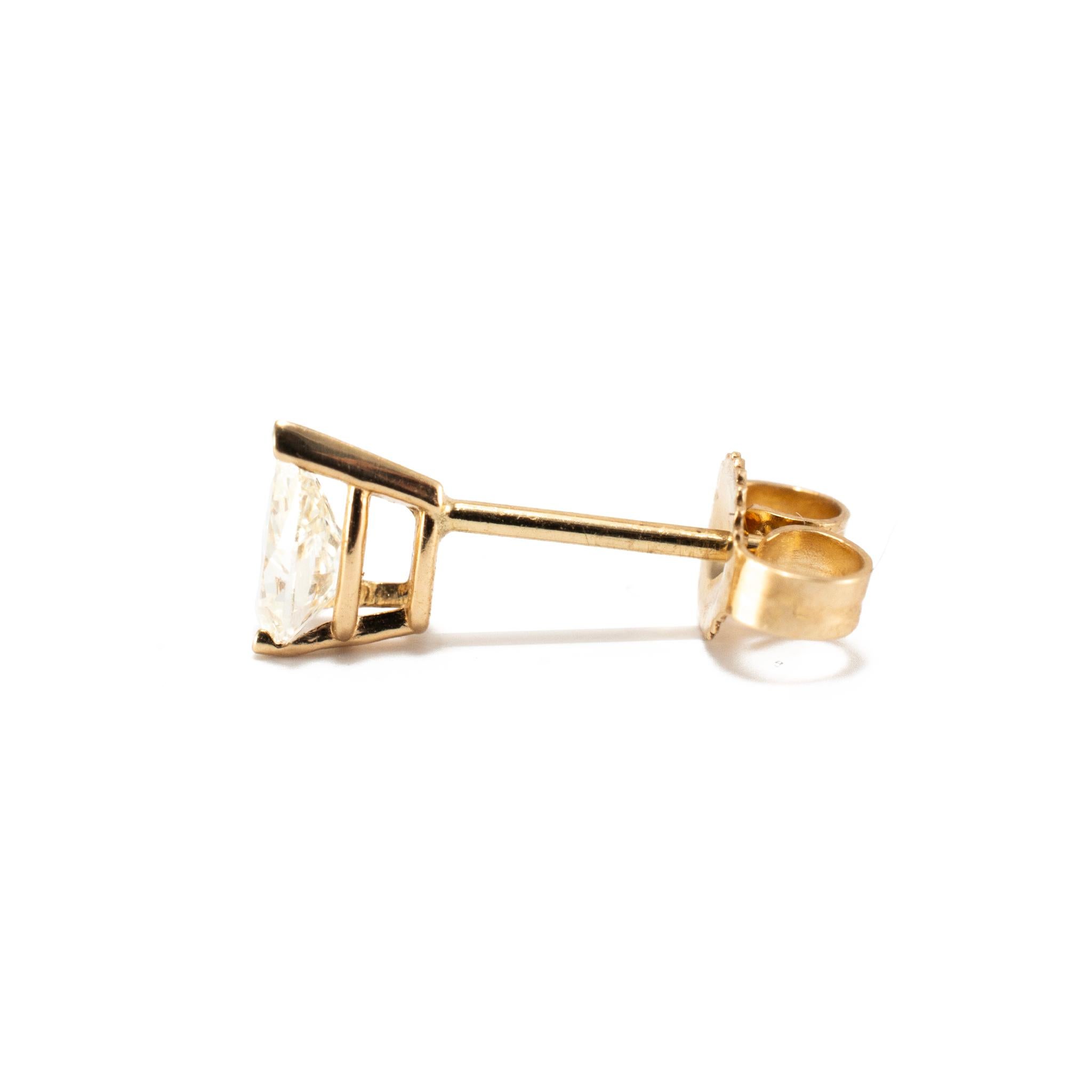 Ladies 14K Yellow Gold 0.44ct Pear Shape Diamond Stud Earrings in vendita 1