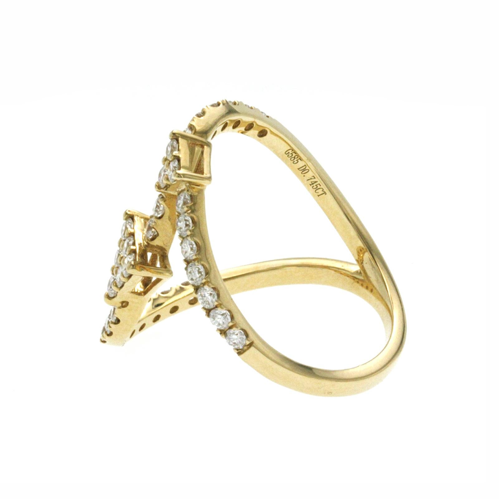 Ladies 14K Yellow Gold 0.74 CT Diamond Arrow Ring In Excellent Condition For Sale In Los Angeles, CA