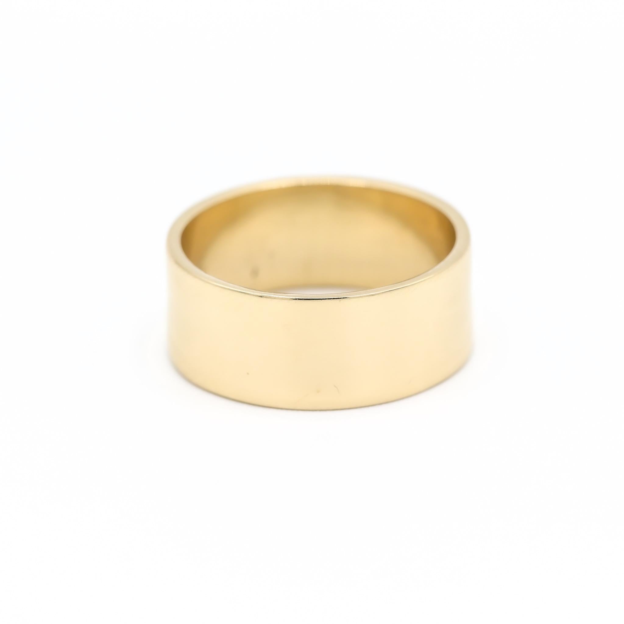 Ladies 14K Yellow Gold Band In Excellent Condition In Houston, TX