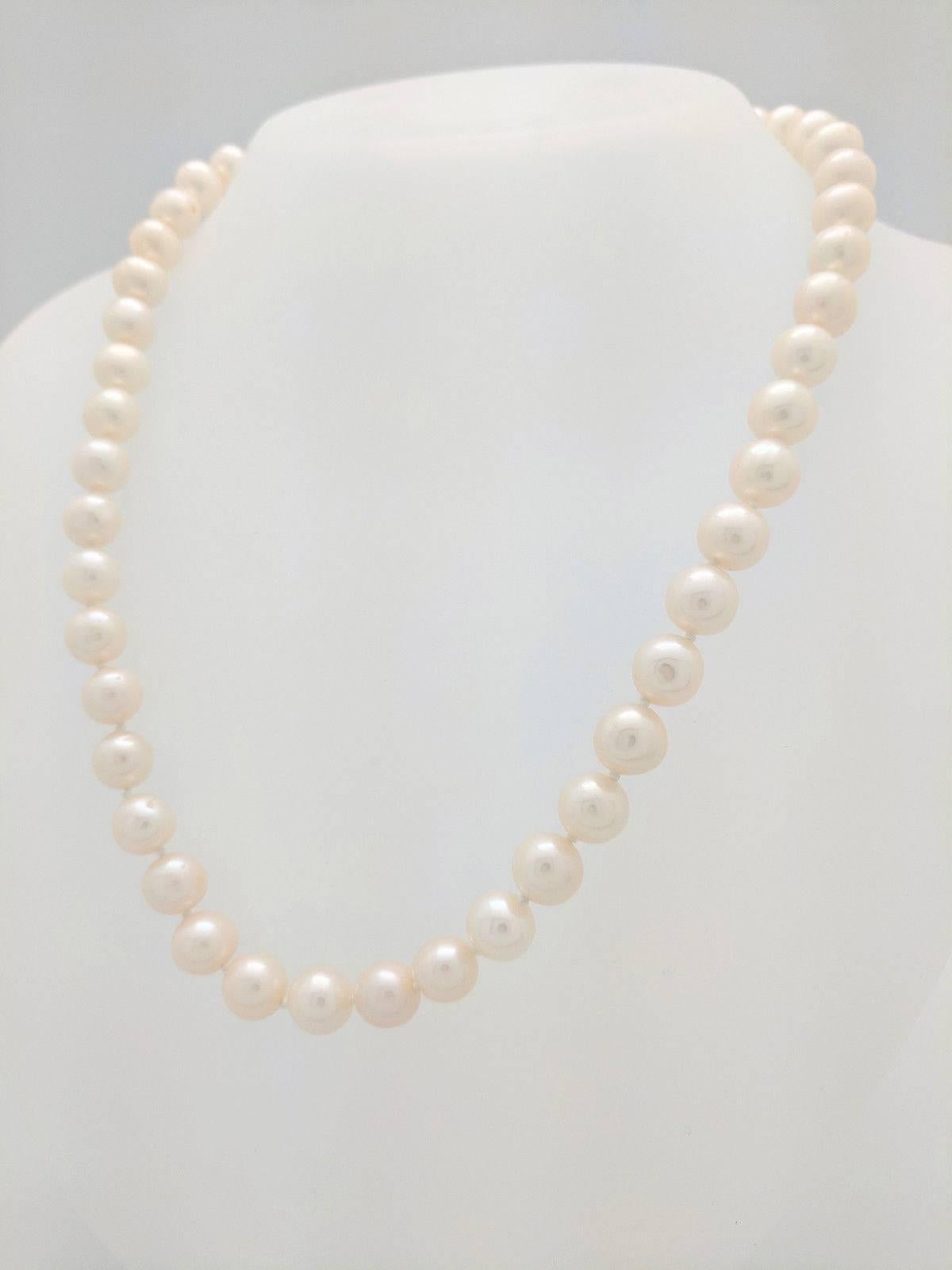 Round Cut Ladies 14 Karat Yellow Gold Beaded Cultured Pearl Necklace