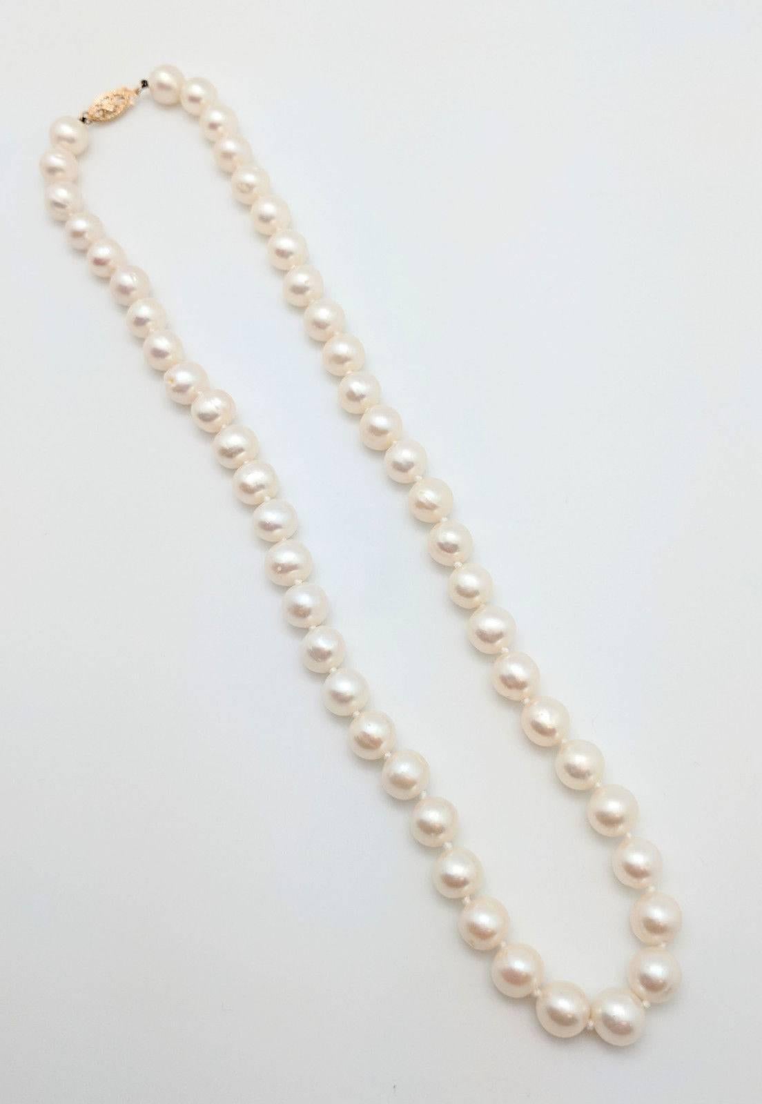 Ladies 14 Karat Yellow Gold Beaded Cultured Pearl Necklace In Excellent Condition In Gainesville, FL