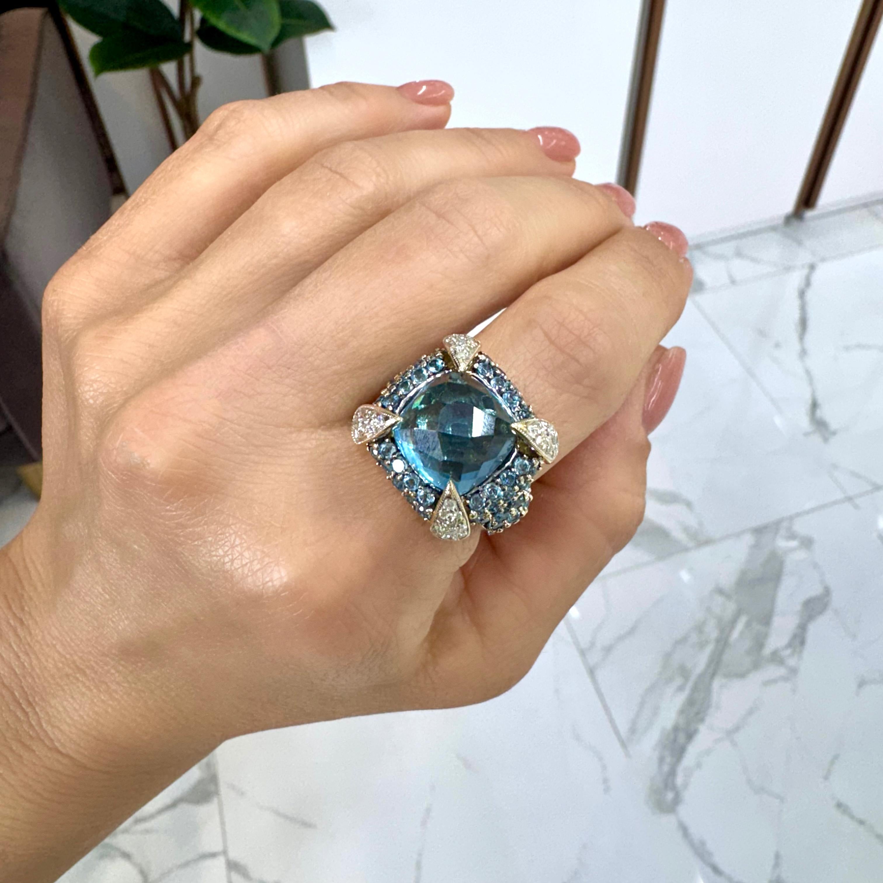 Anello da donna in oro giallo 14 carati con aureola di topazio blu e diamanti in pavé in vendita 2